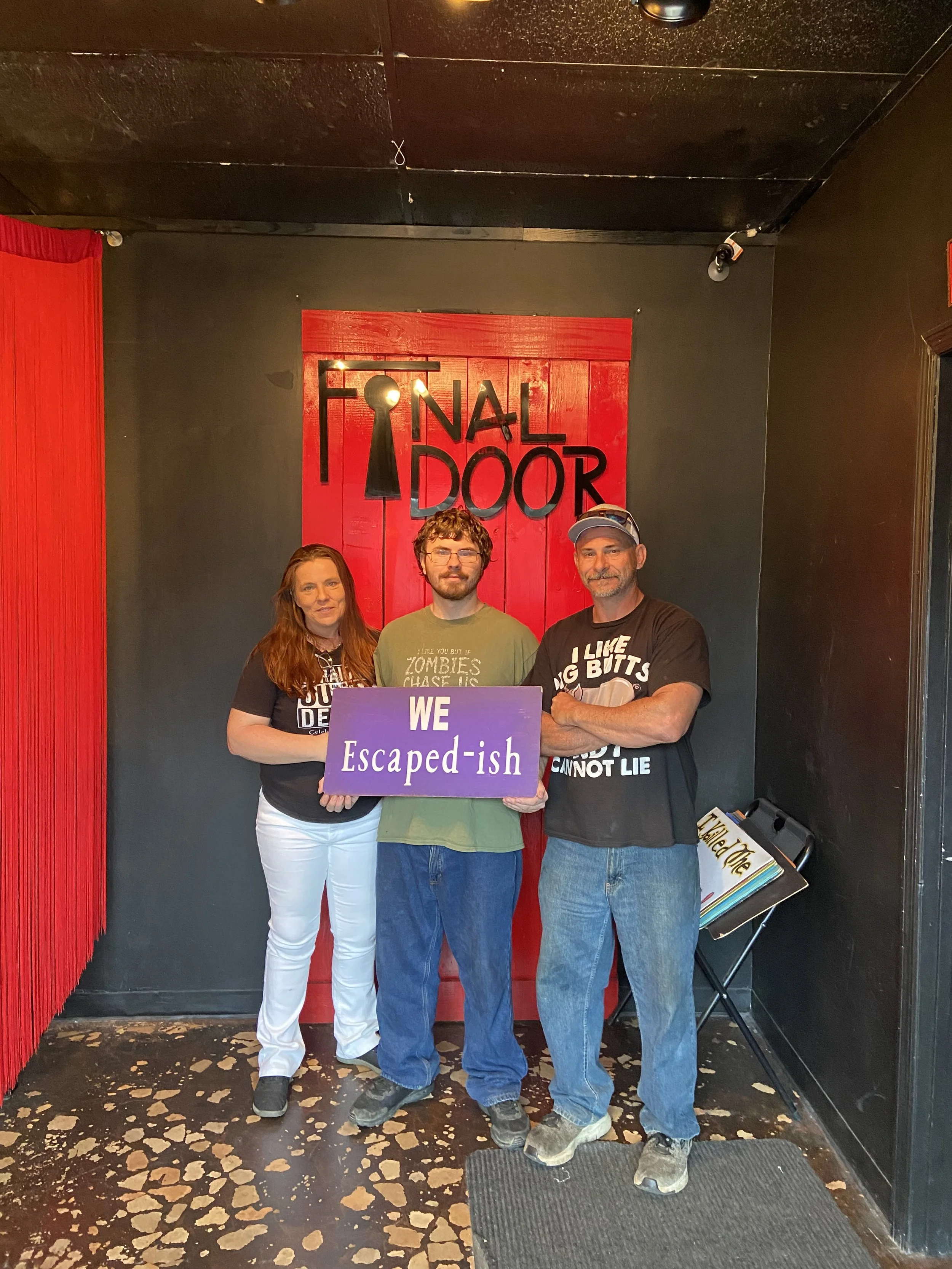 the-final-door-escape-room-columbia-sc-team-photos-3-30 -25 (12).JPG