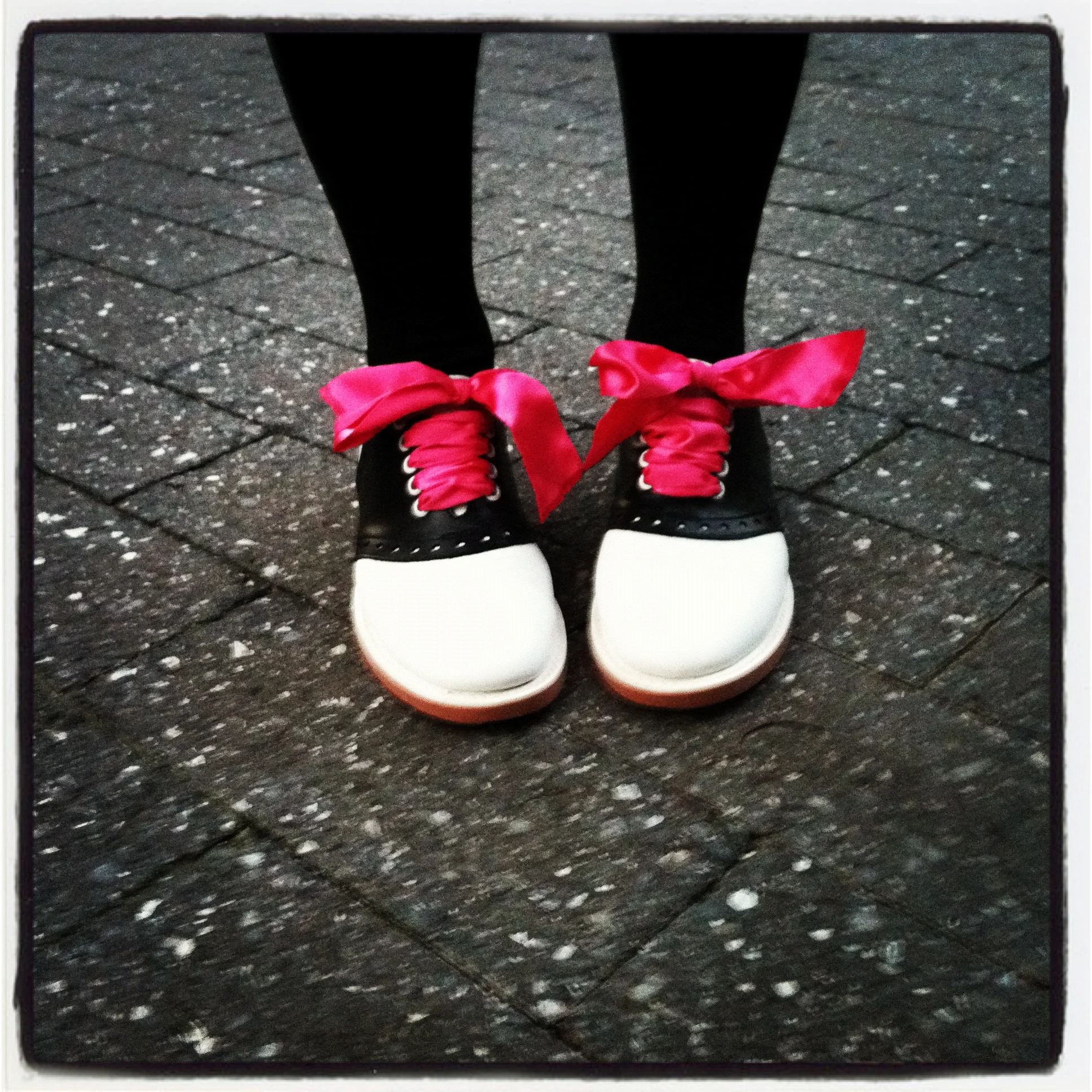 logo_saddleshoes.jpg
