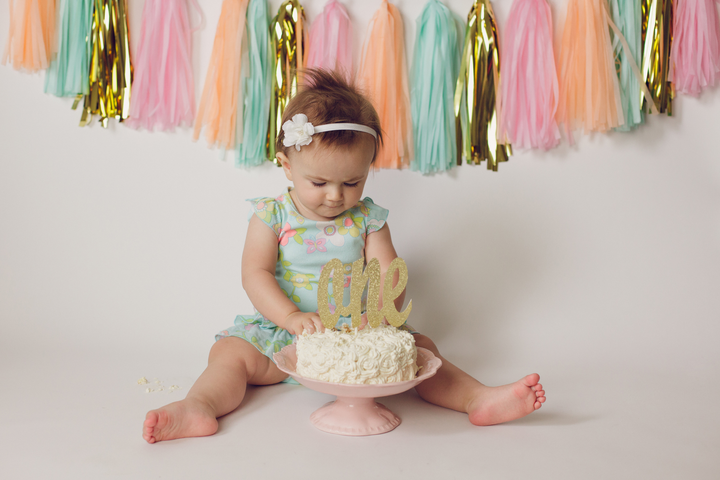 olivia cake smash -15.jpg