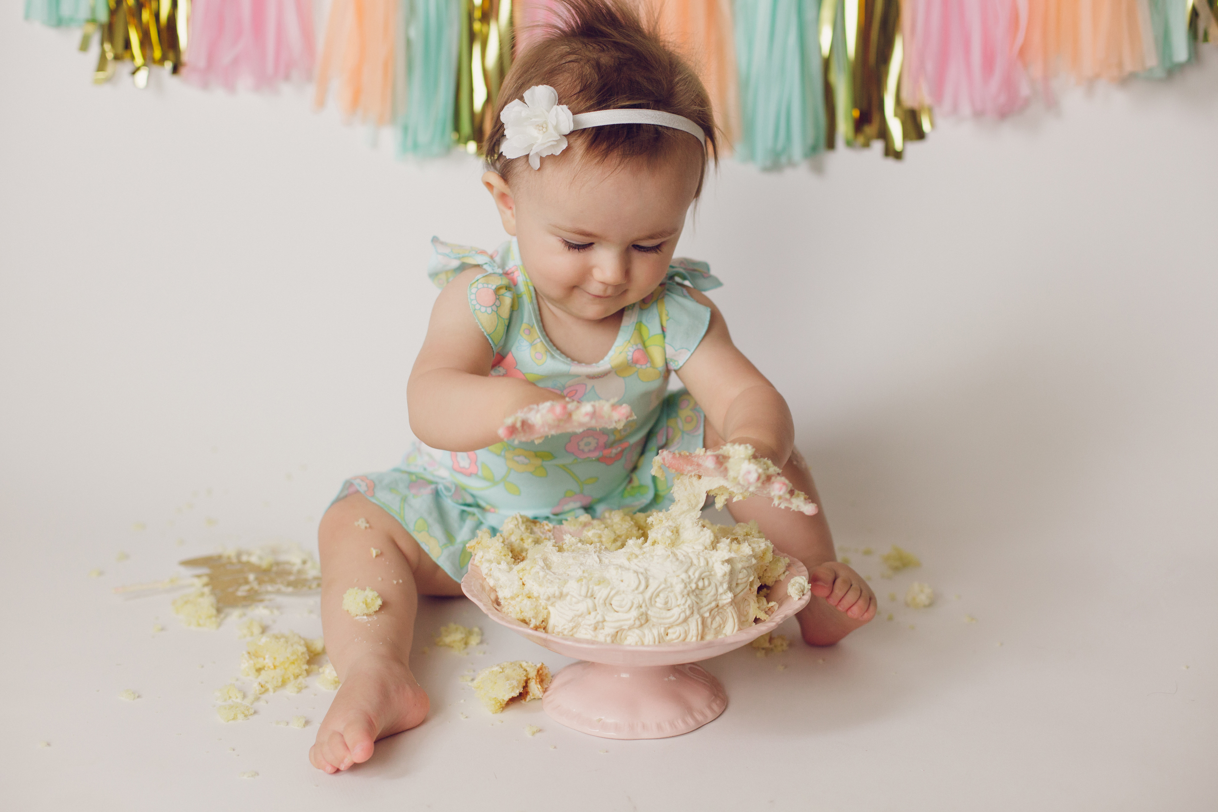 olivia cake smash -30.jpg