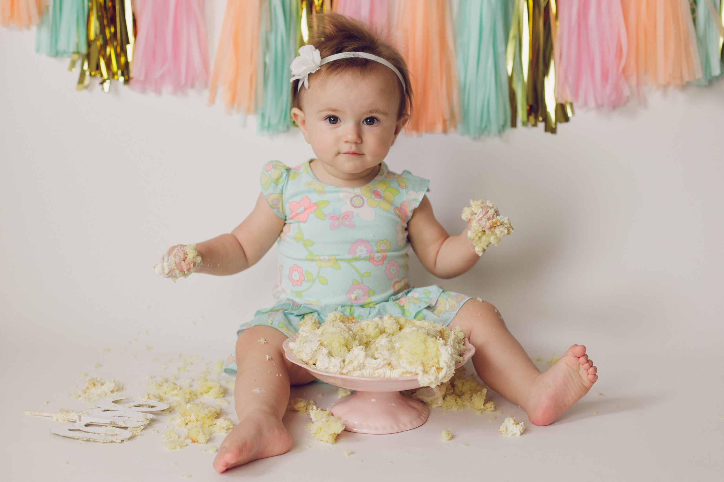 olivia cake smash -32.jpg