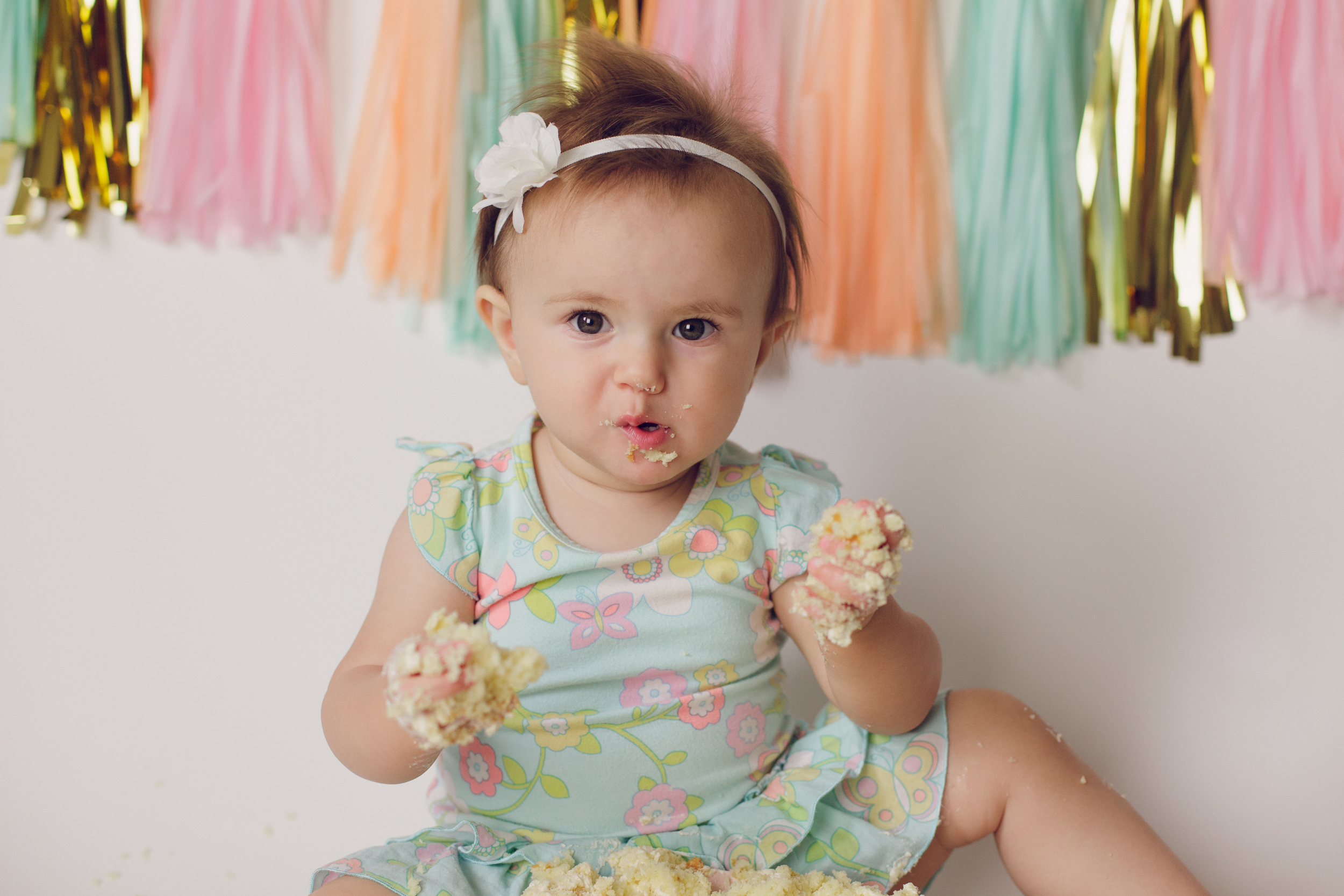 olivia cake smash -36.jpg