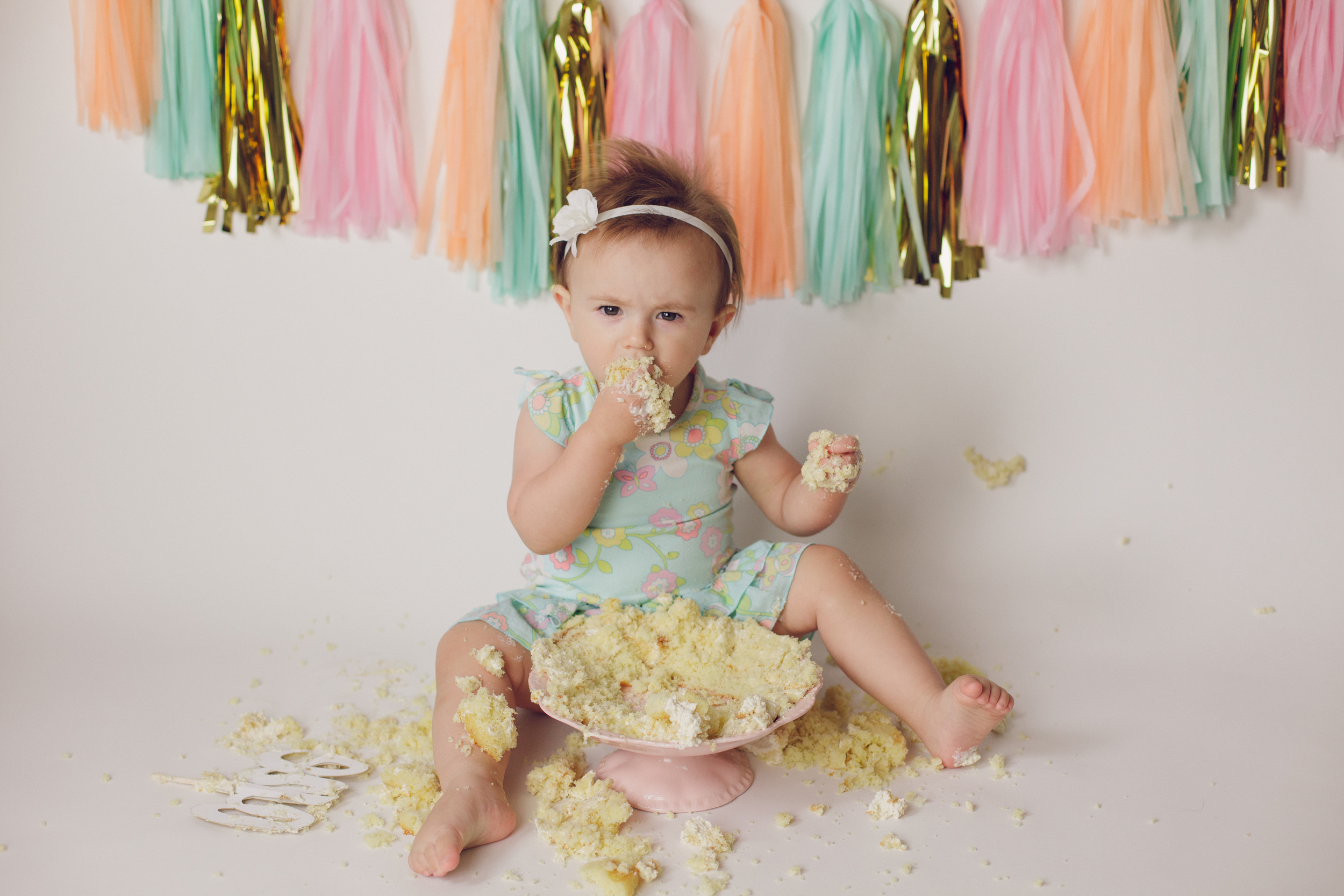 olivia cake smash -46.jpg