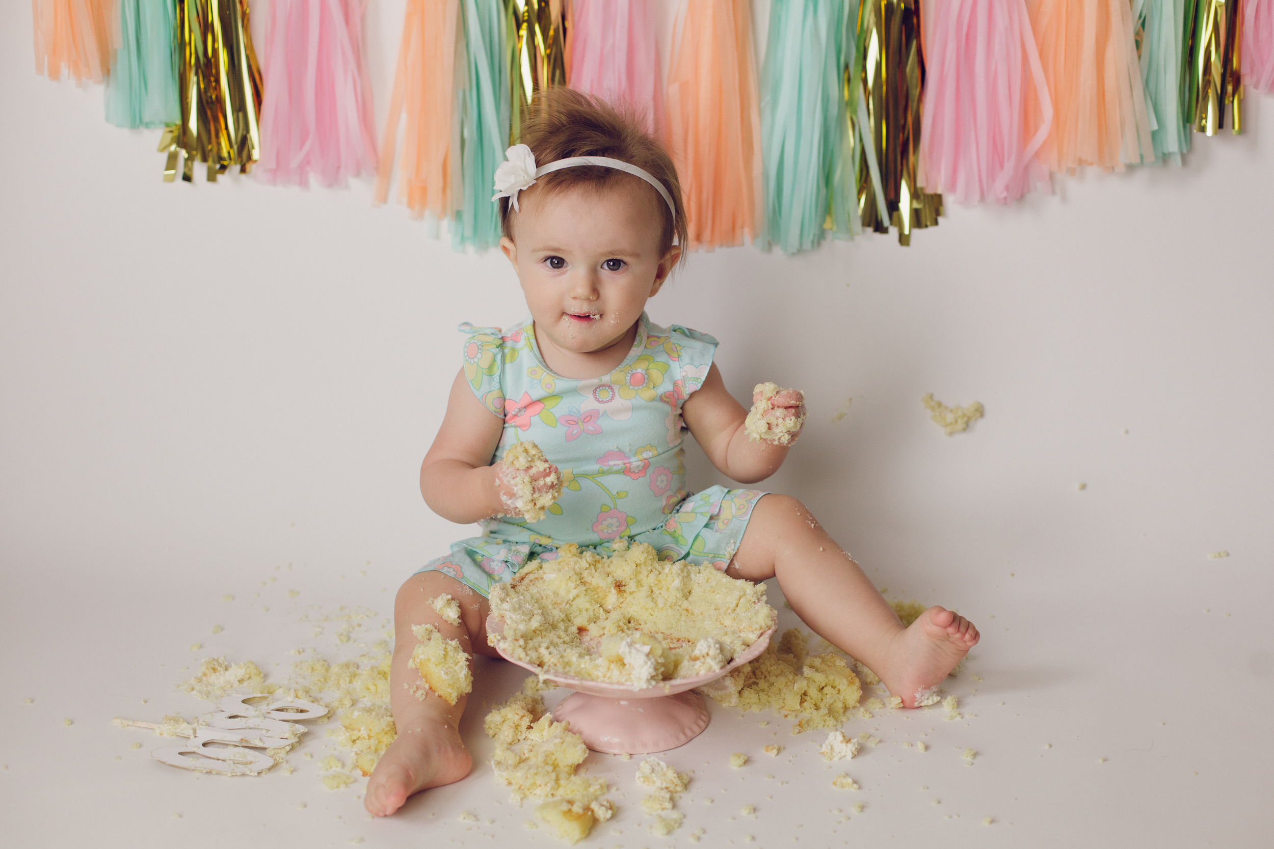 olivia cake smash -47.jpg