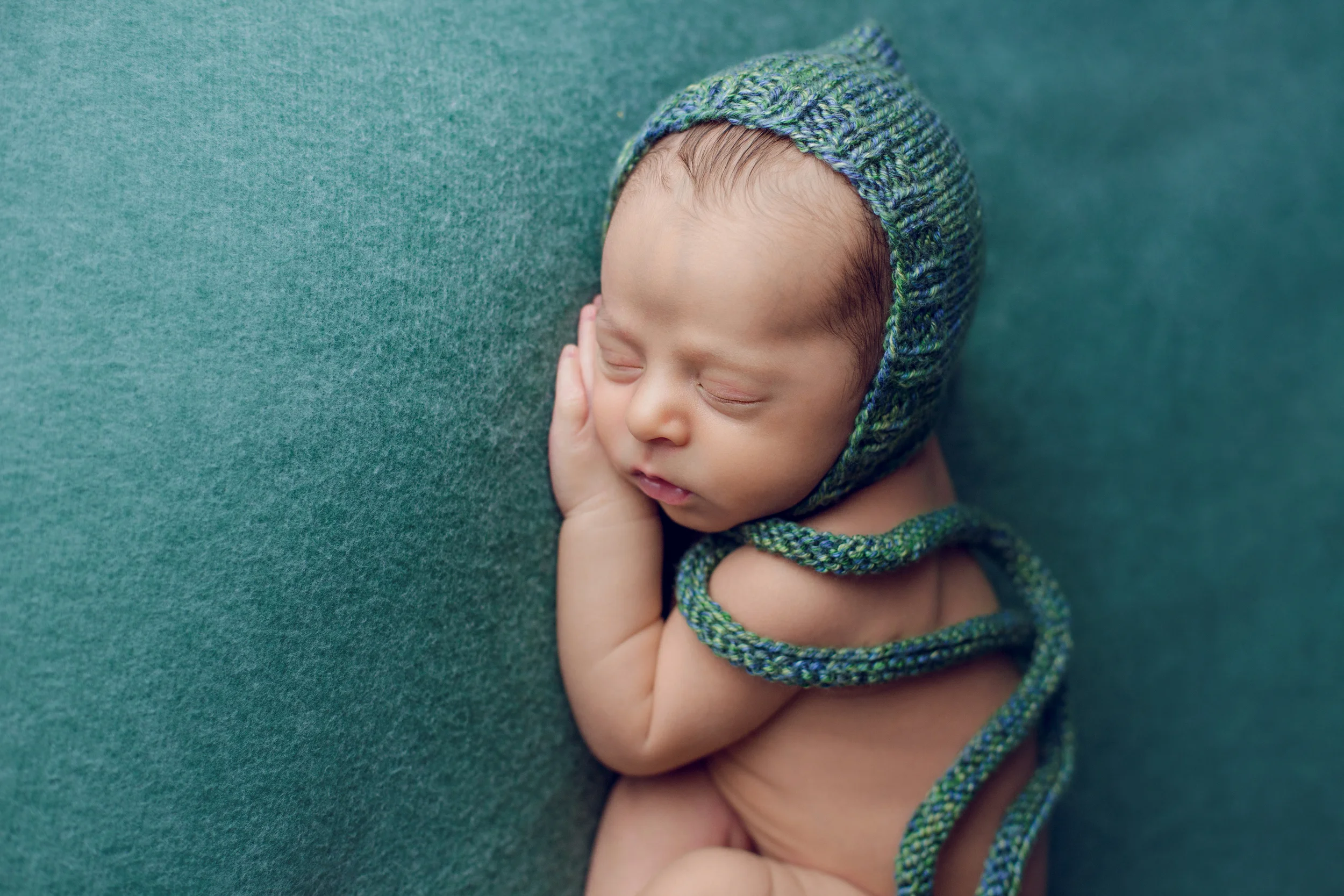 aaron newborn -5.jpg