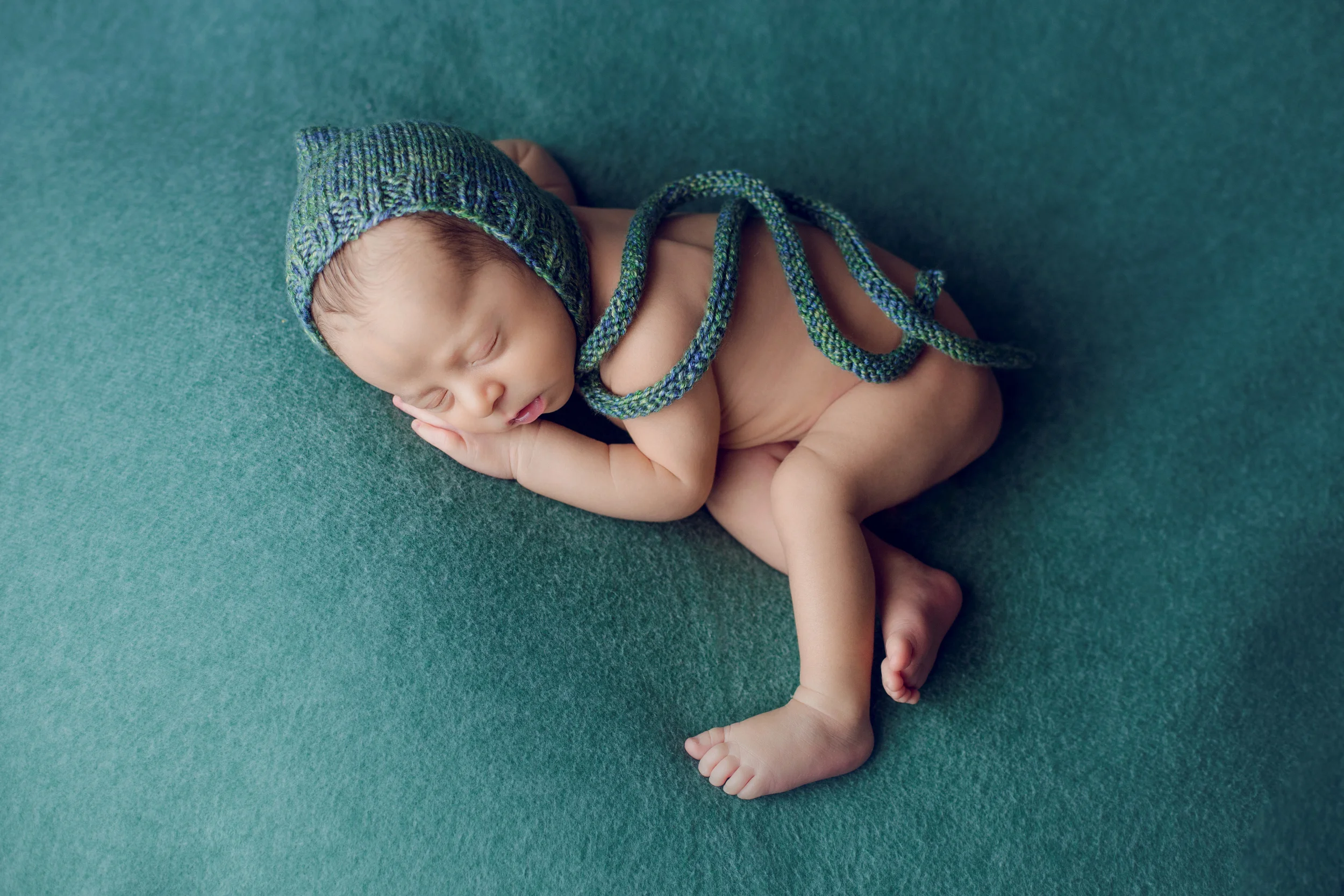 aaron newborn -10.jpg