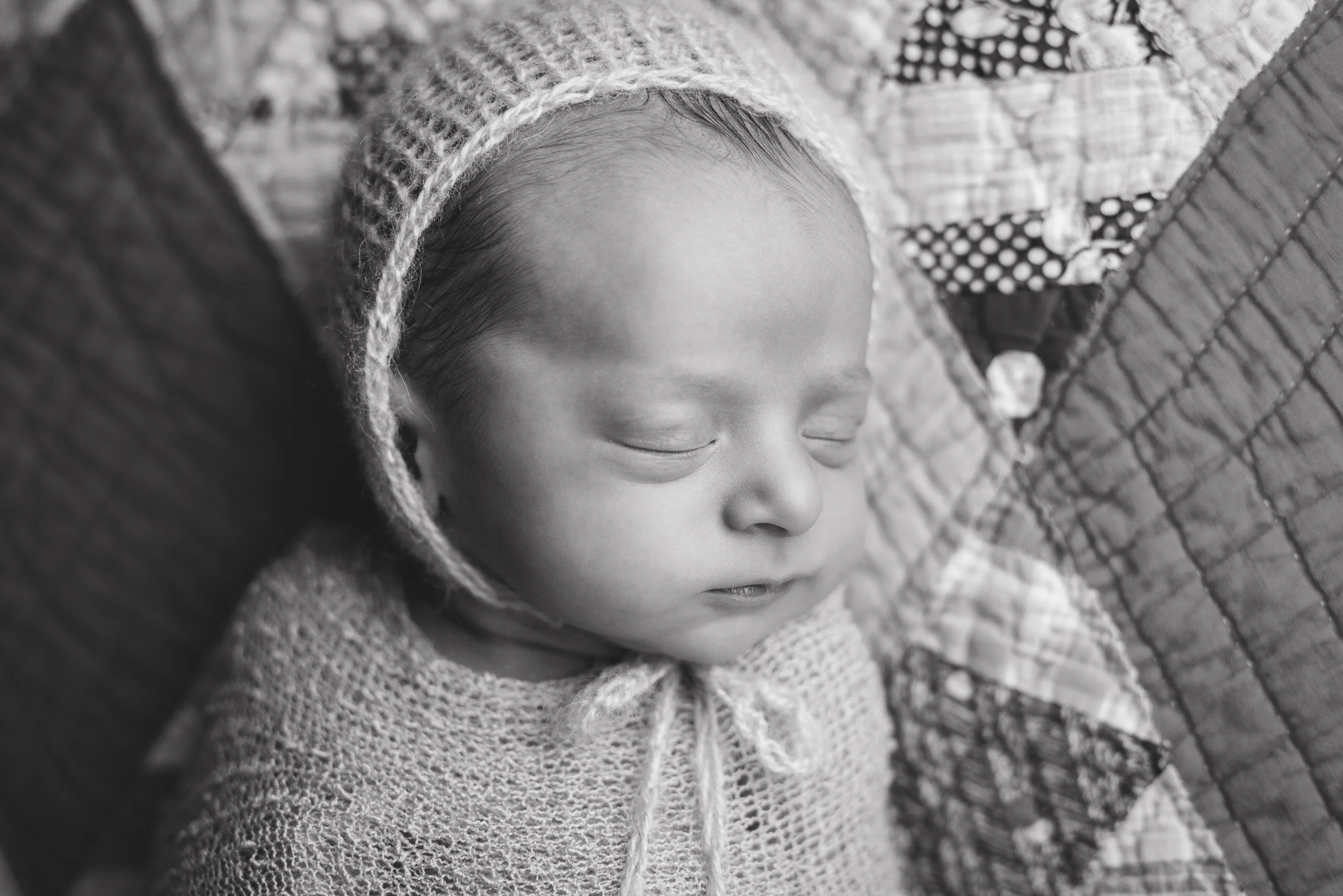 aaron newborn -51bw.jpg