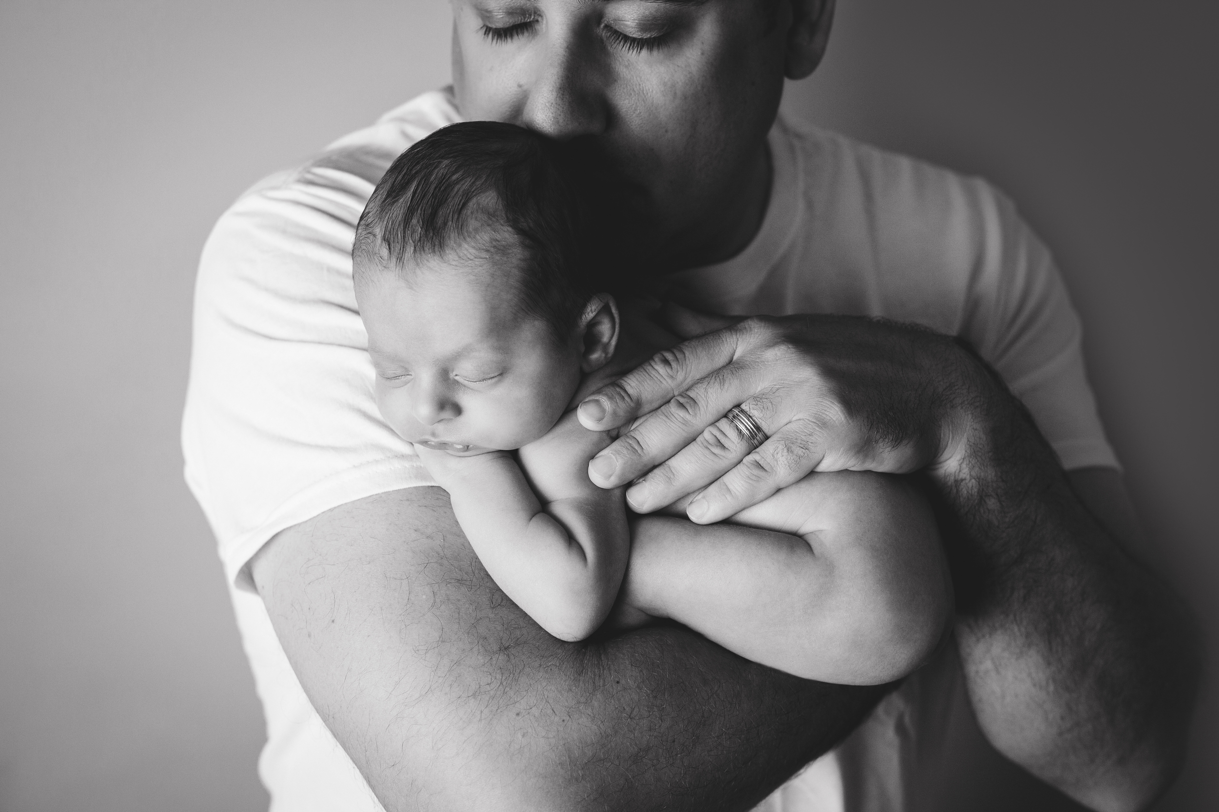 aaron newborn -73bw.jpg