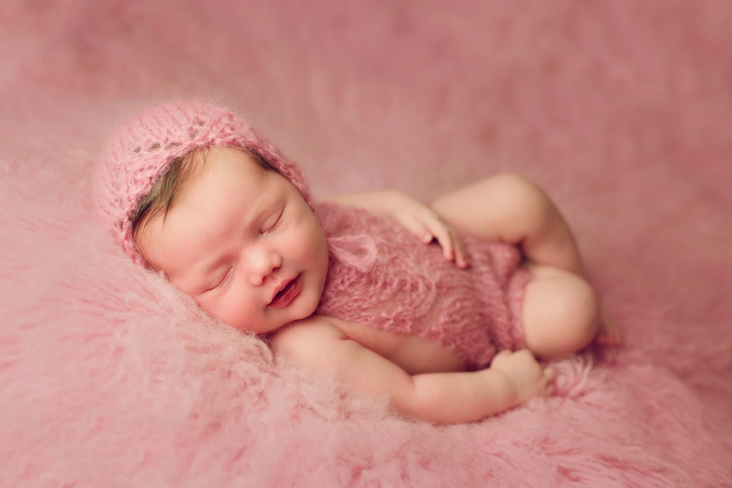 mackenzie newborn (40).jpg