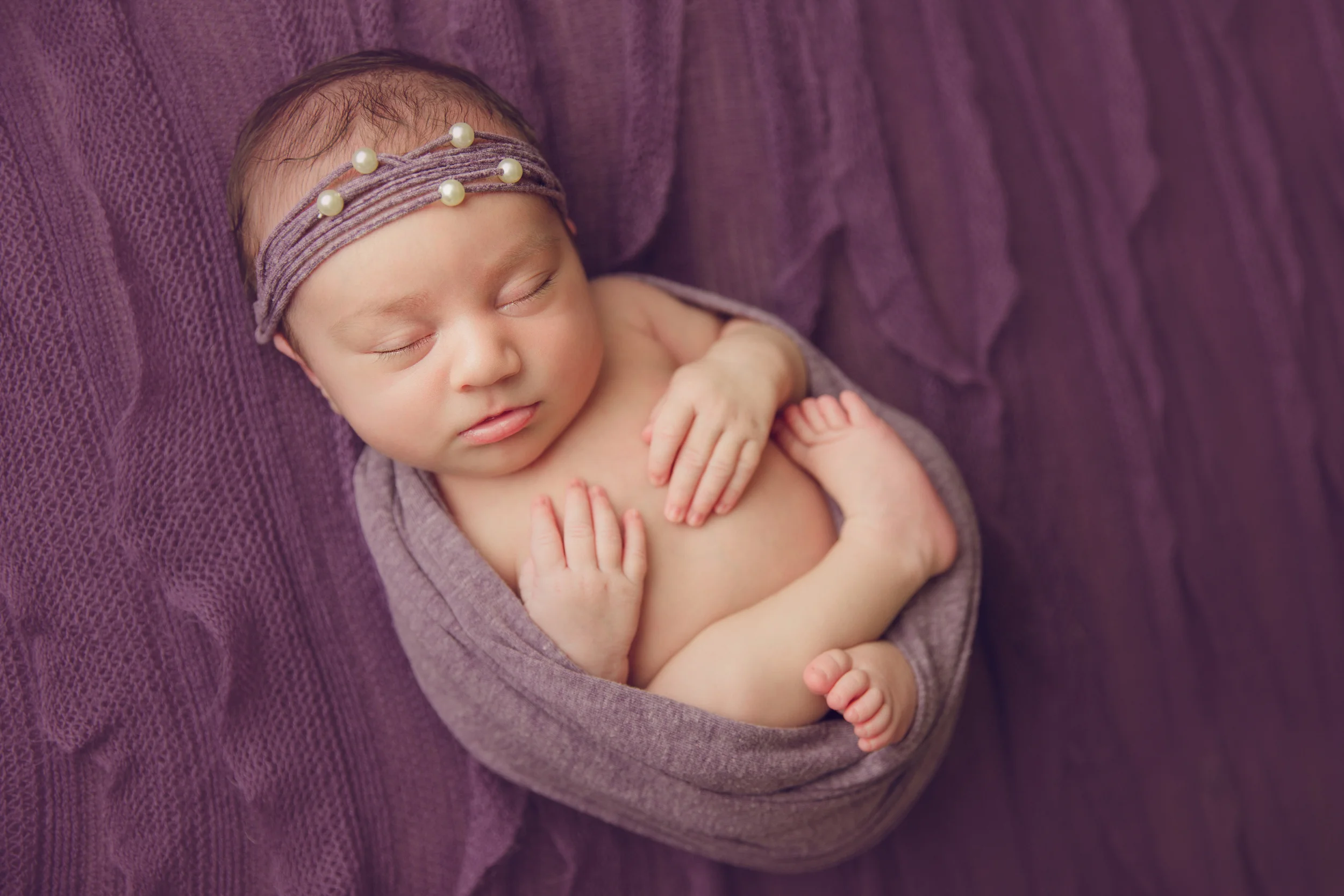 ruby newborn (69).jpg