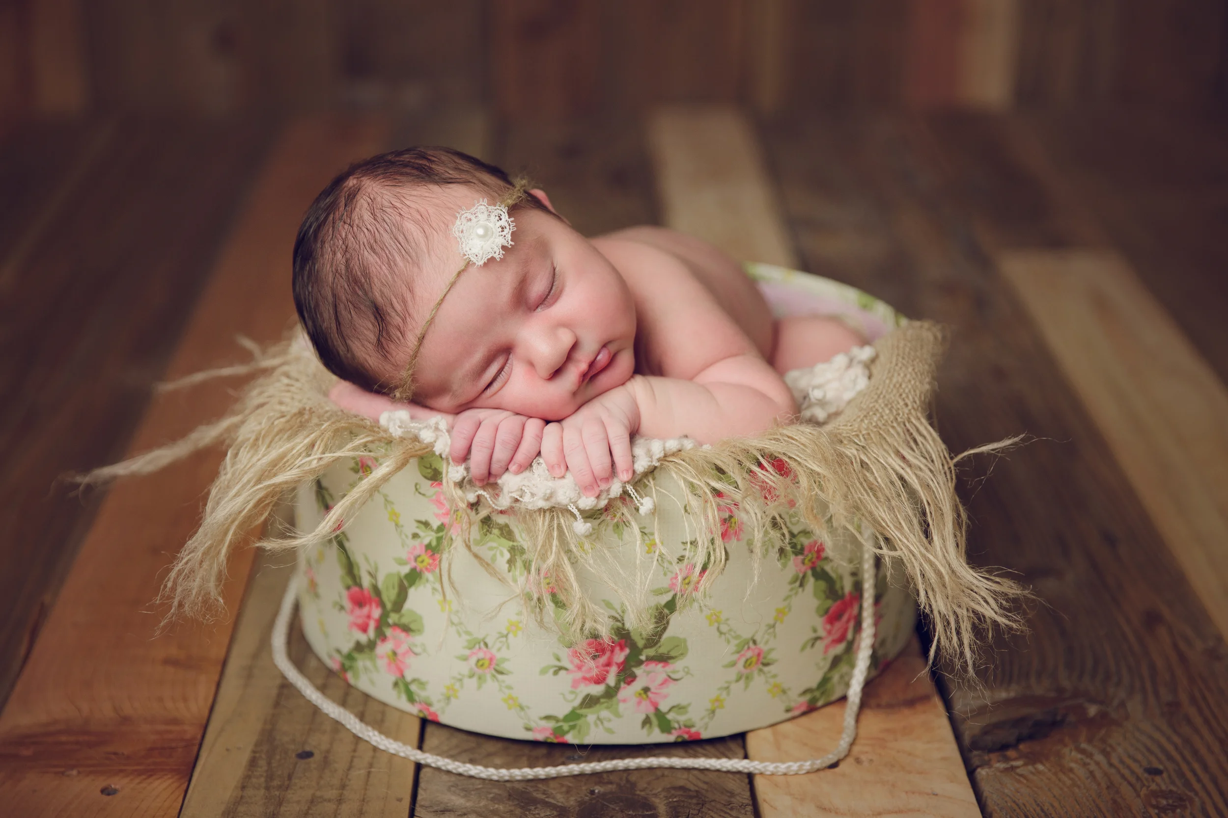 ruby newborn (82).jpg