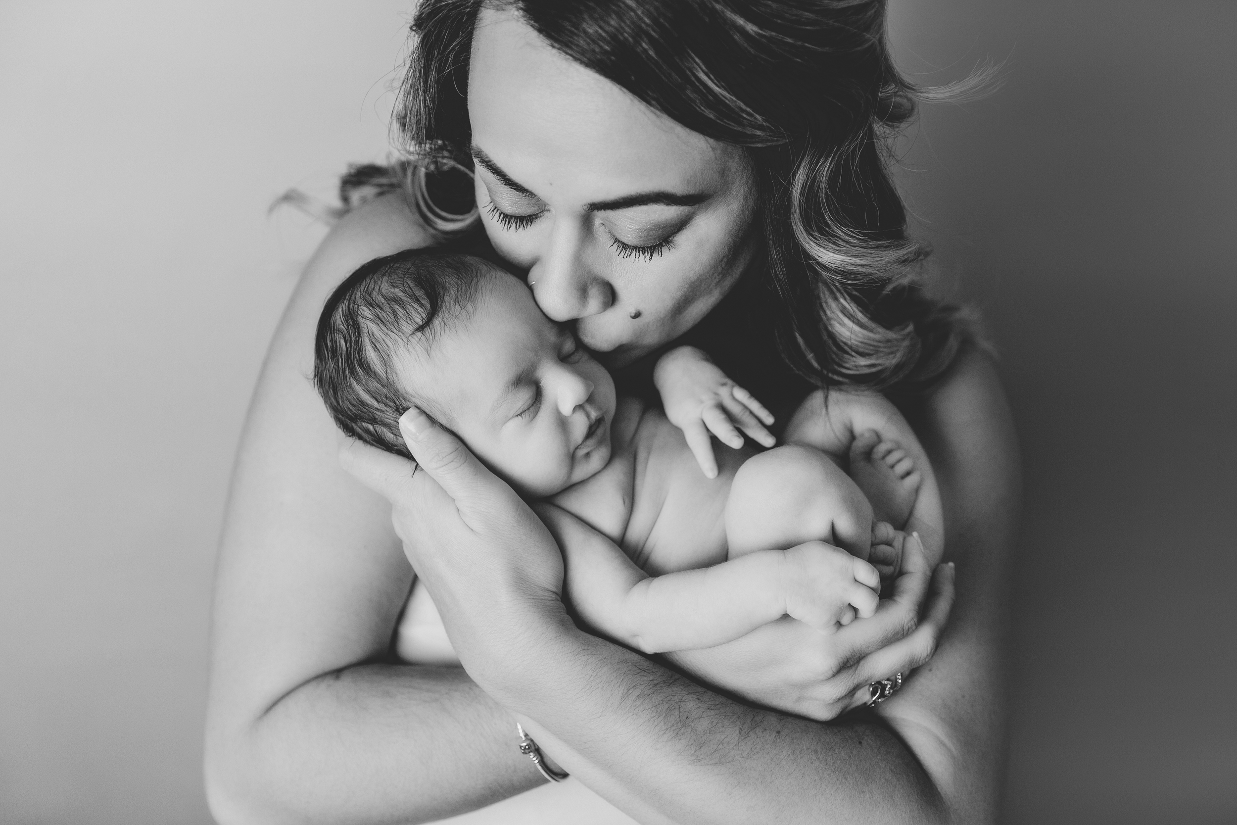 ruby newborn bw -10.jpg