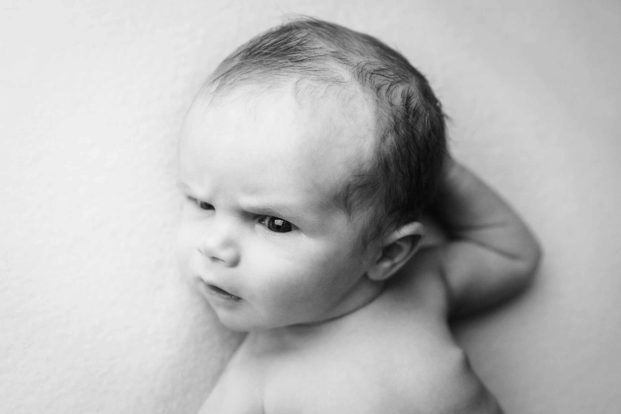 charlie newborn (26)bw.jpg