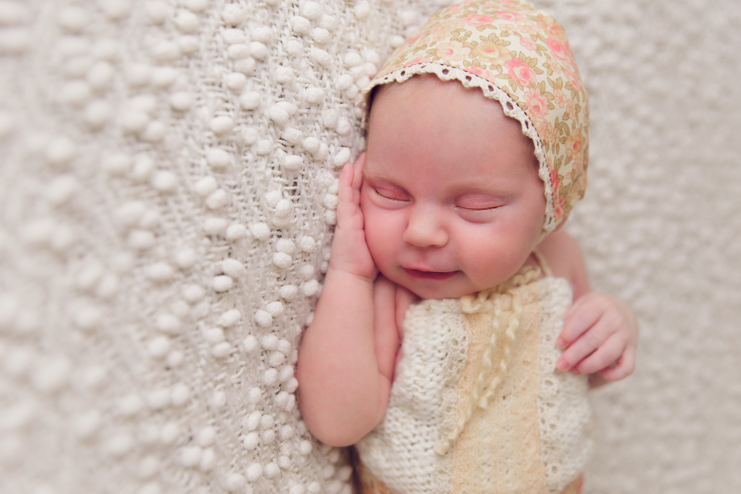 lily newborn -15.jpg