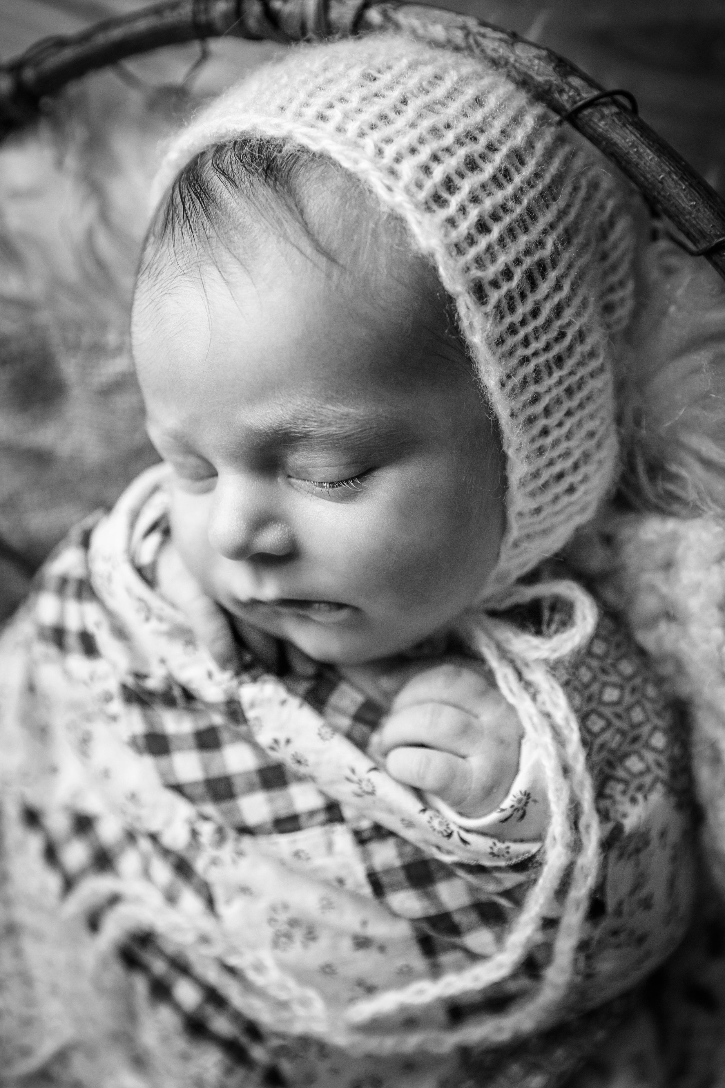 evangeline newborn -73bw.jpg