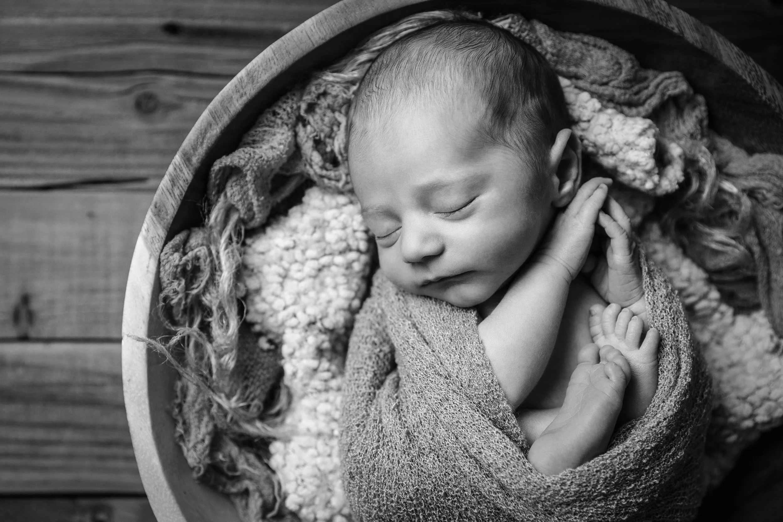newborn cole (80).jpg