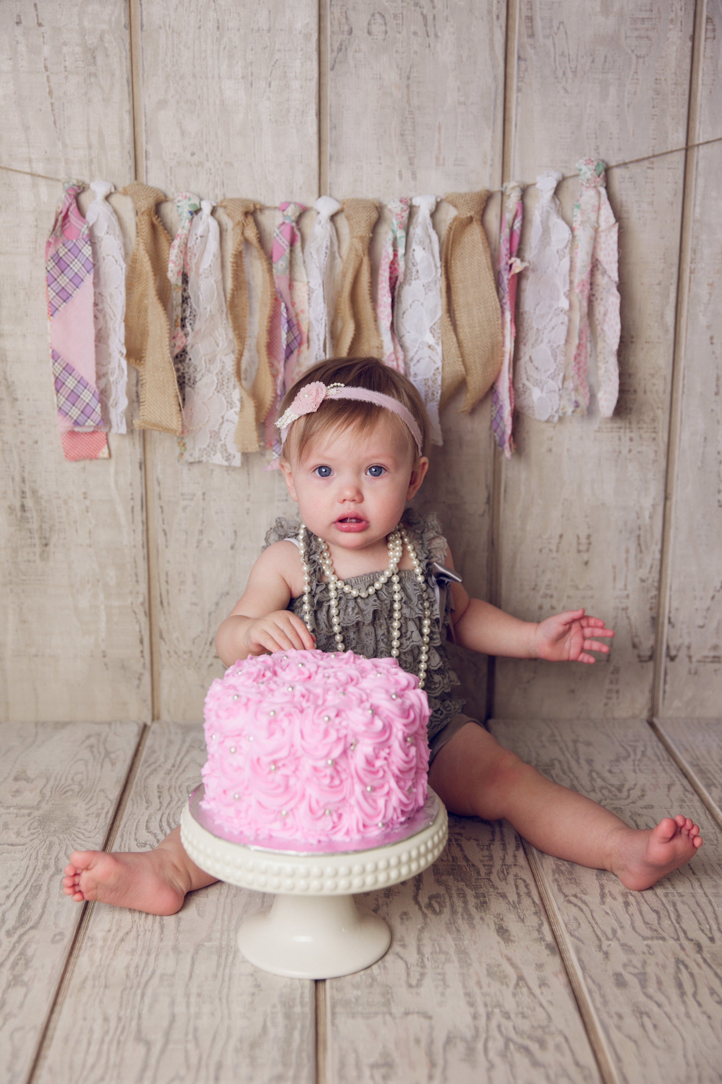 mackenzie cake smash -15.jpg