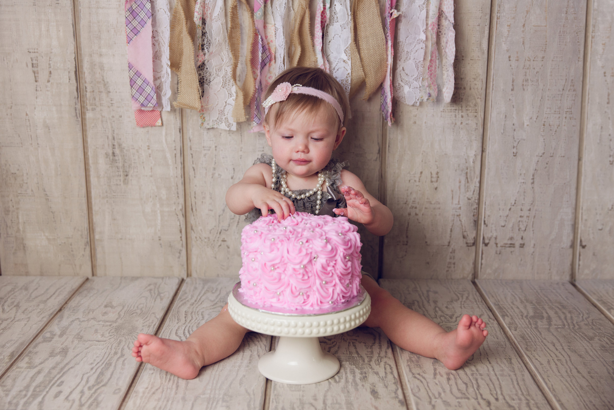 mackenzie cake smash -20.jpg