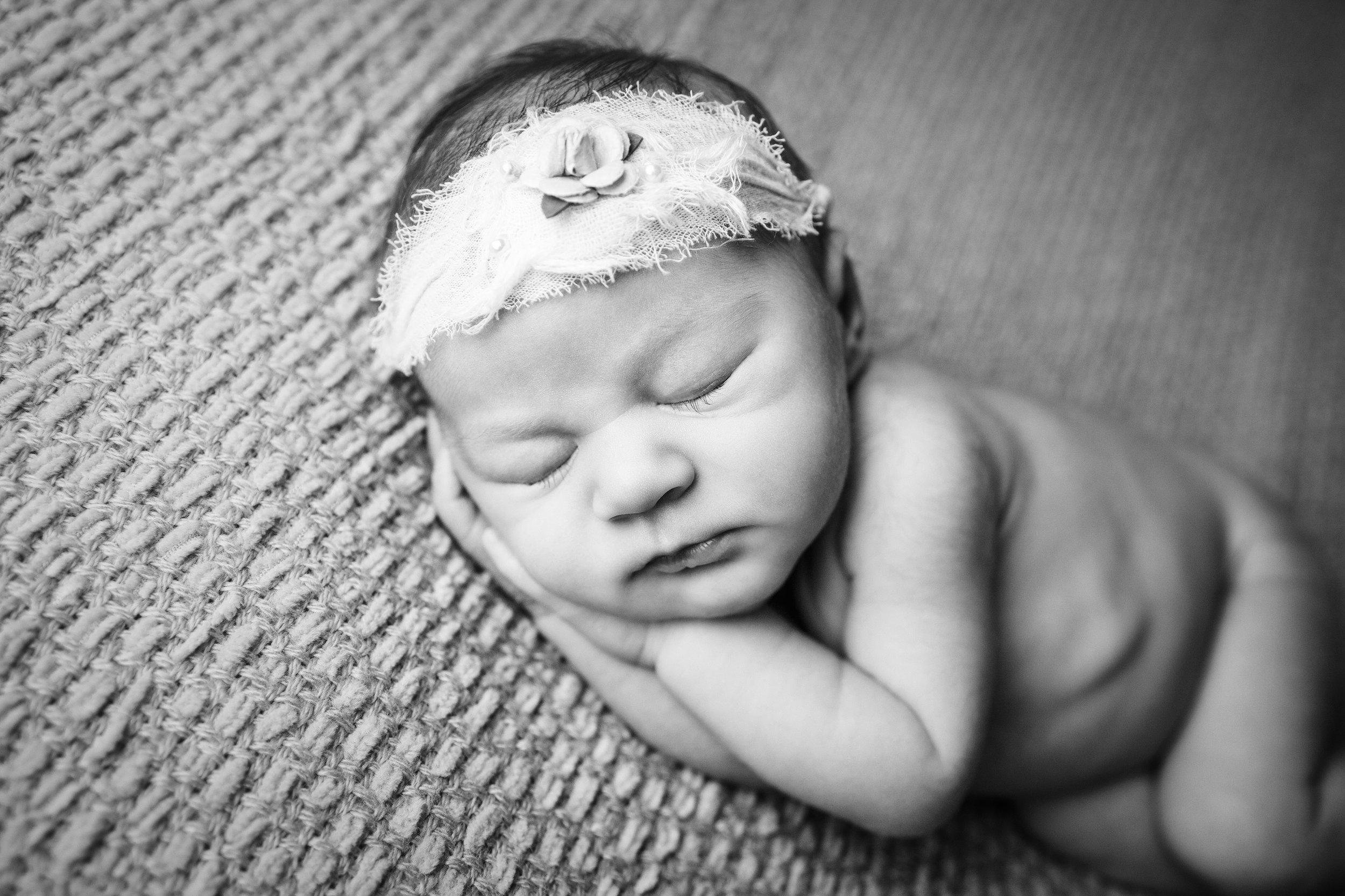 isla newborn  (42).jpg