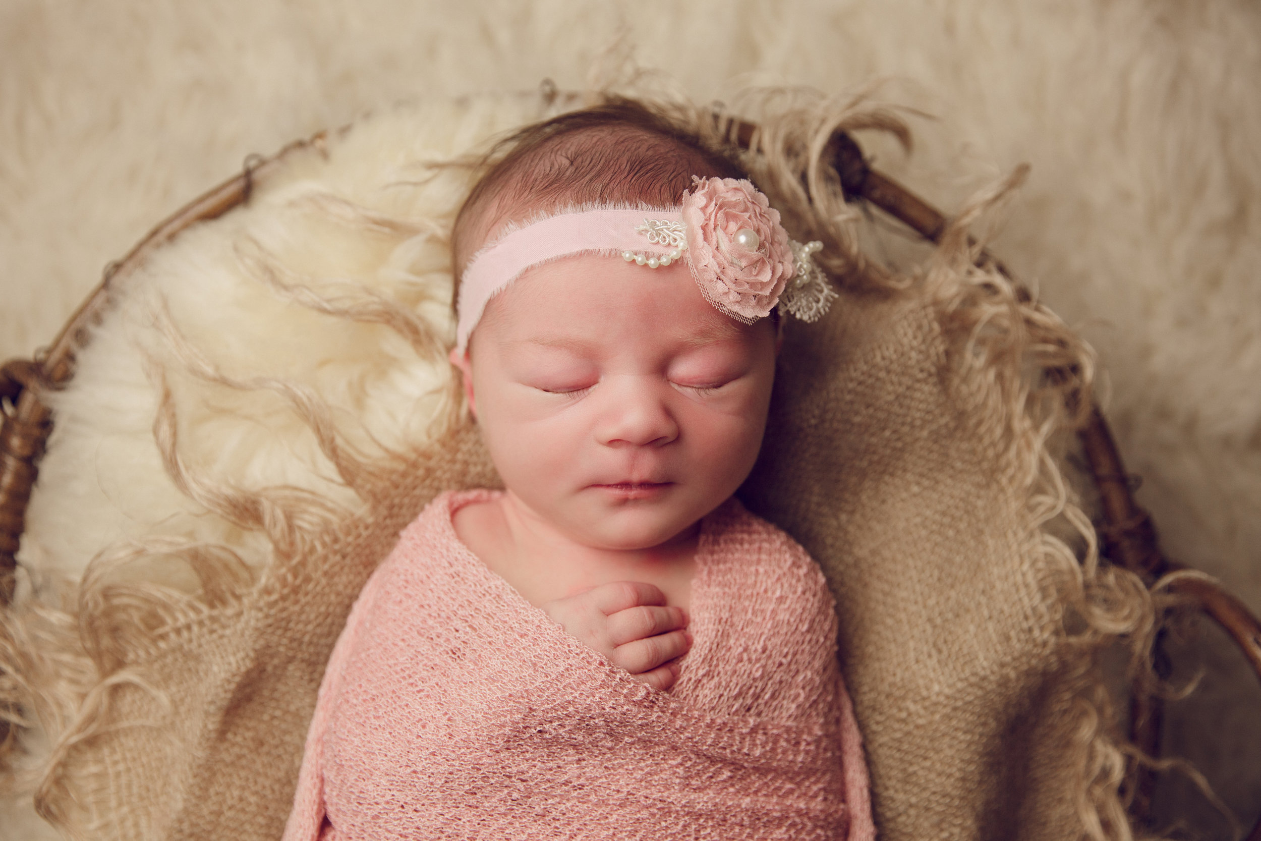 isla newborn  (64).jpg