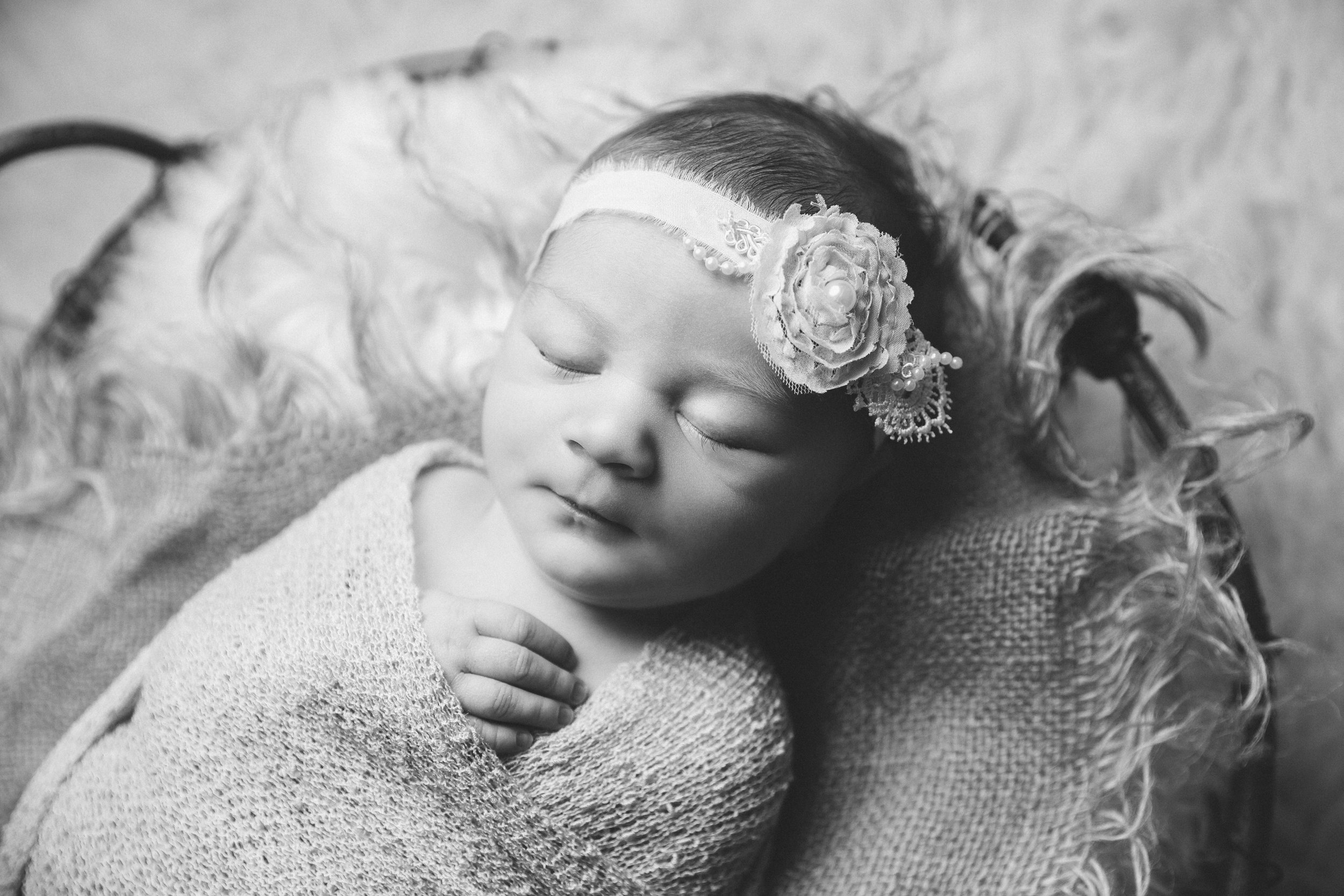 isla newborn  (66).jpg