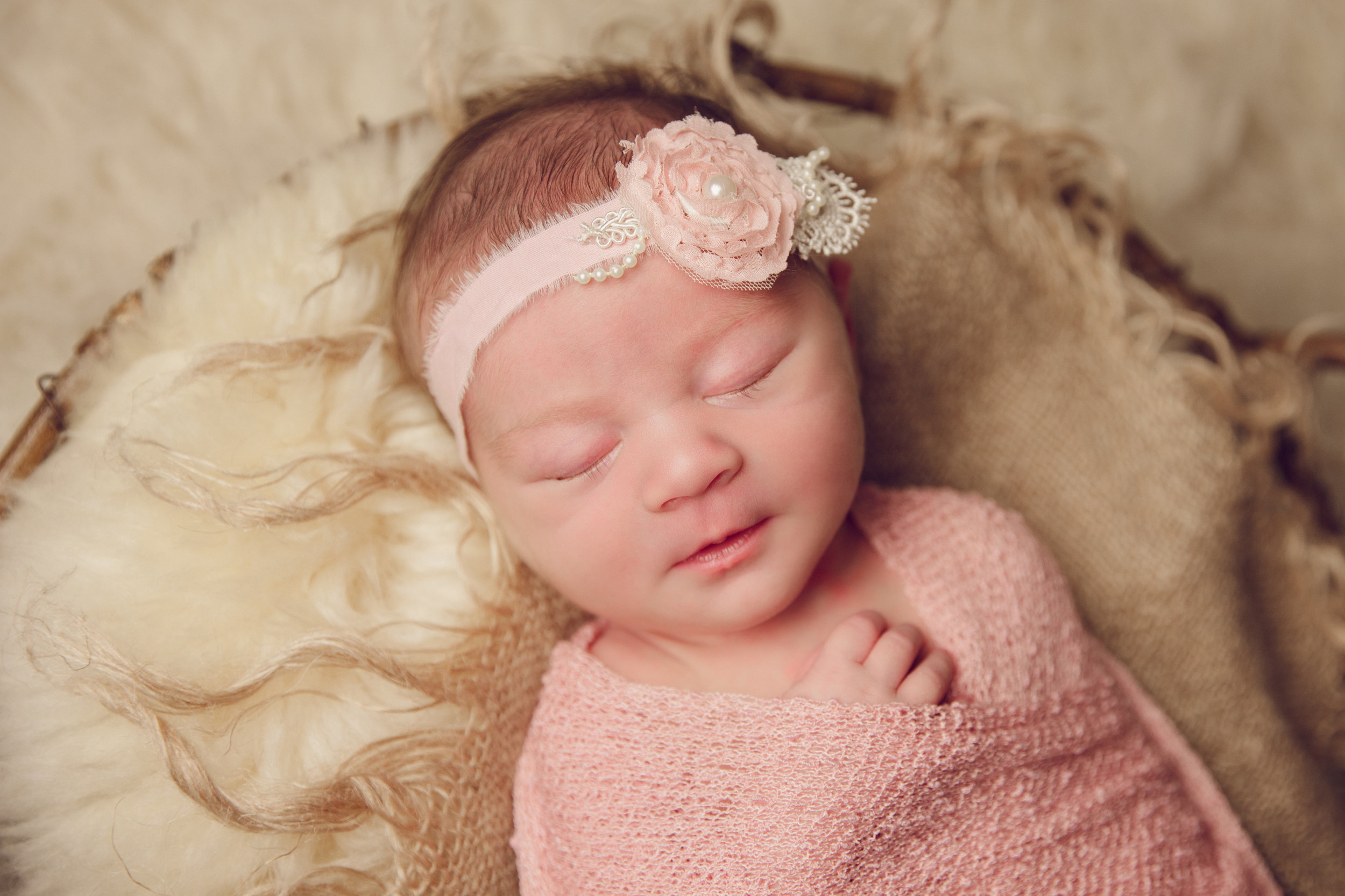 isla newborn  (68).jpg