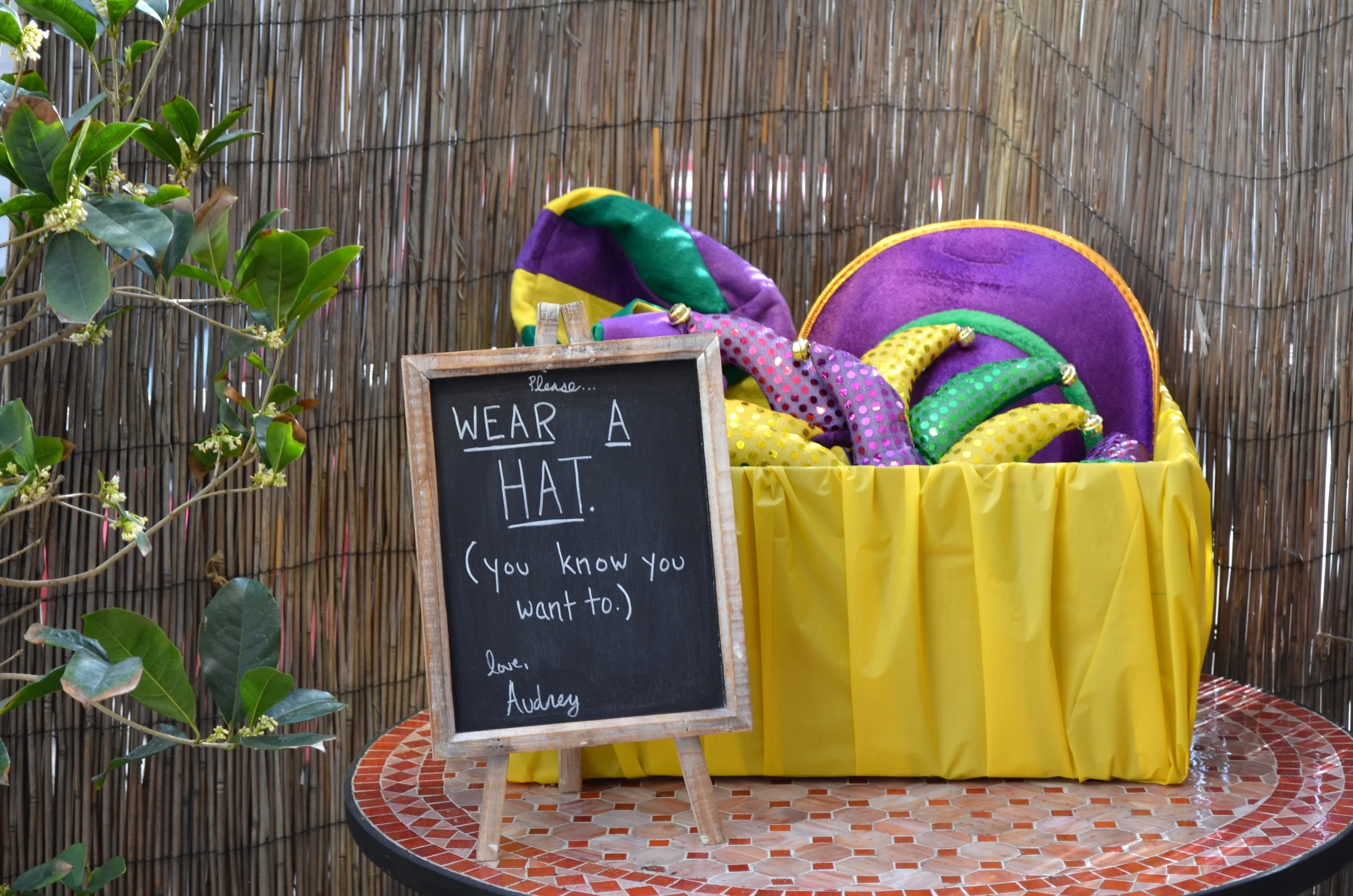 hat table detail DSC_7607.JPG