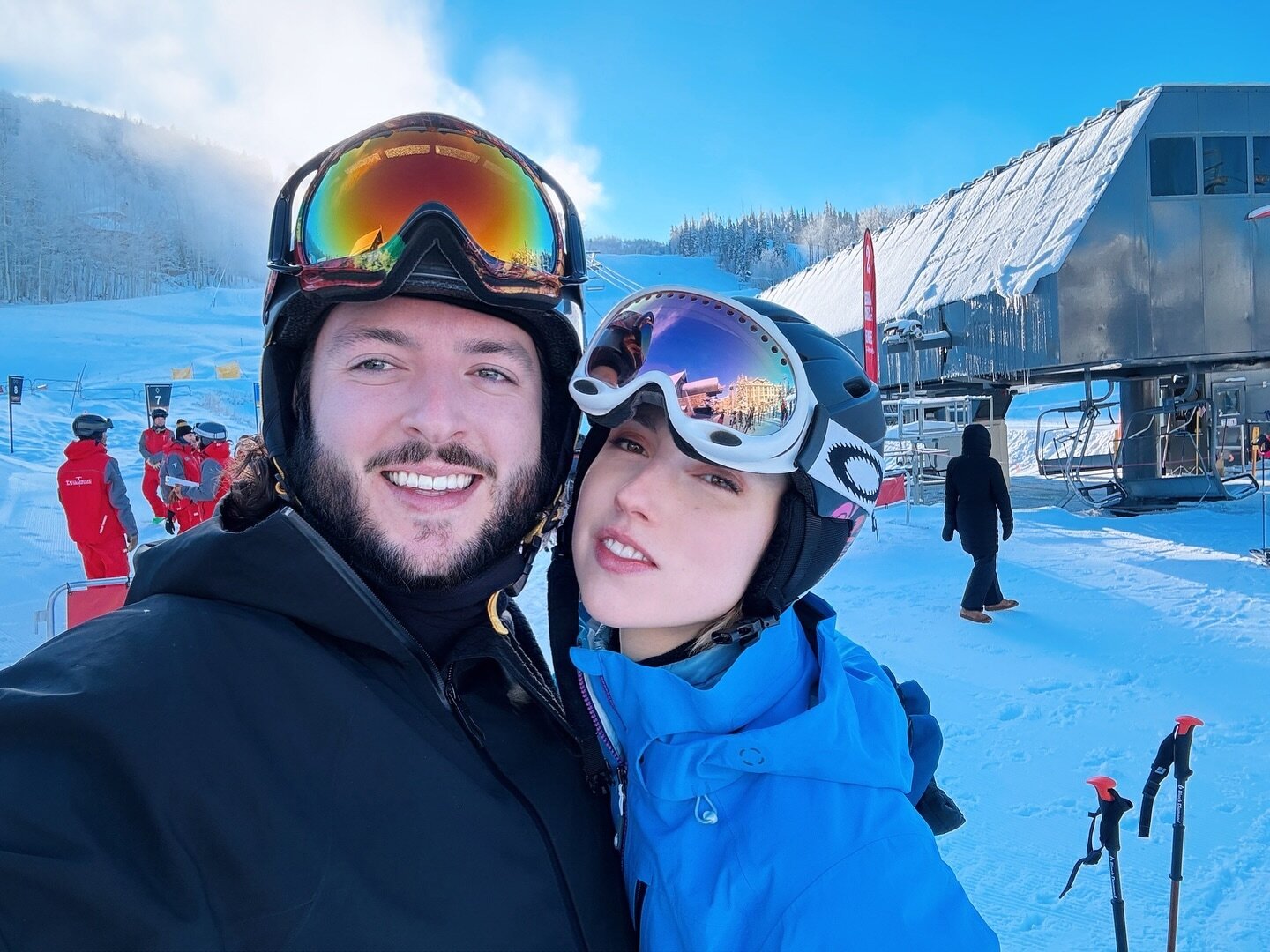 Merry Christmas from 10,000 feet! ⛷️💨🎄❄️ #familytime #sistersister #snowbunnies #christmas #skiing #holiday #telluride #colorado