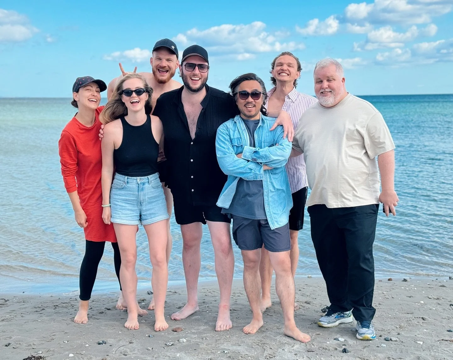 BEACH DAY &bull; Week One of rehearsals for The Greek Passion DONE! ✅ Now time for some well-earned relaxation and cast bonding on the beach 🏖️😎 Thanks to Denmark for providing us this PERFECT summer weather! 🇩🇰🏤🎭🎶 #beachday #bellevuestrand #c
