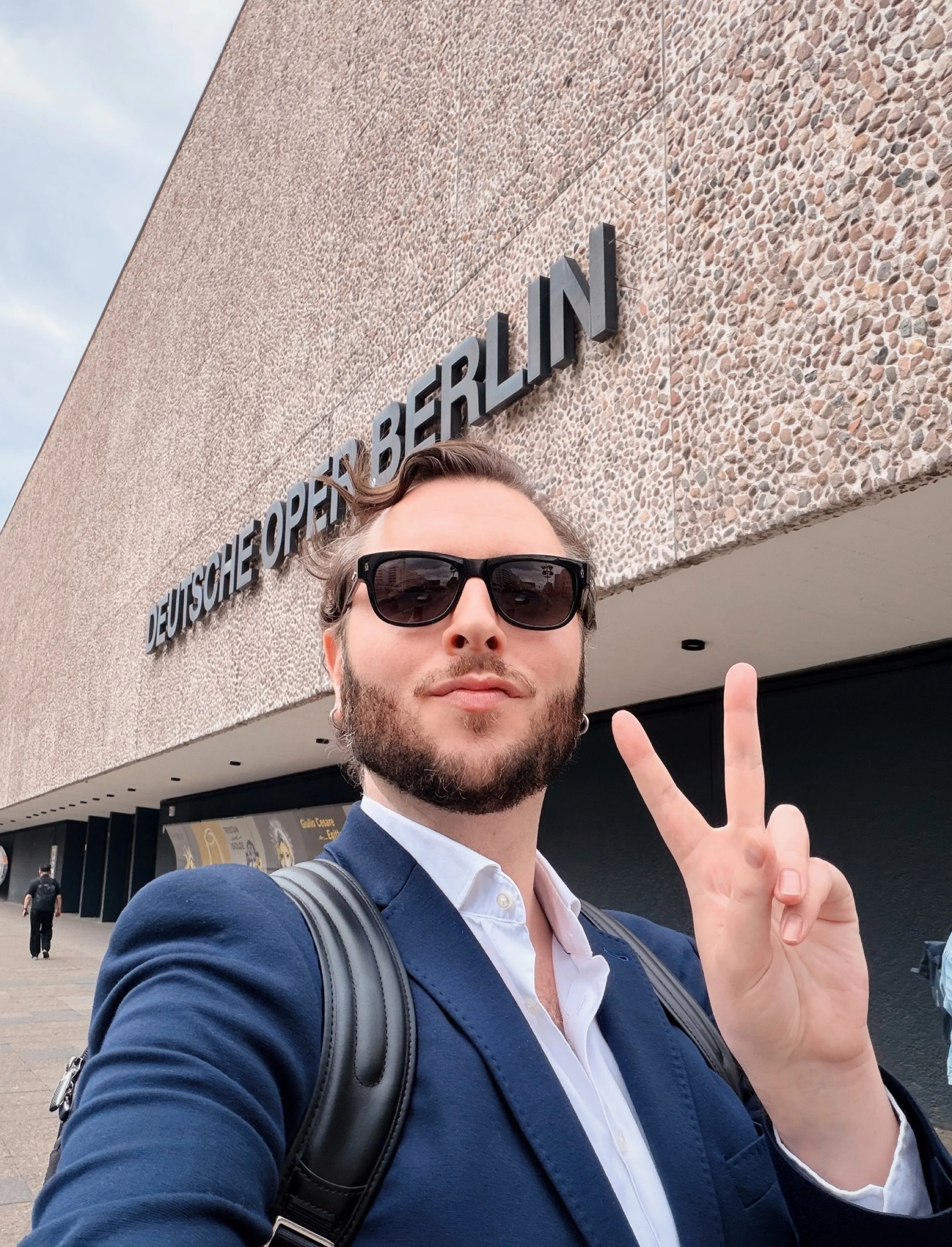 Ich hab&rsquo; noch einen Koffer in Berlin 🇩🇪🏛️🧳 #operasinger #heldentenor #audition #berlin #germany