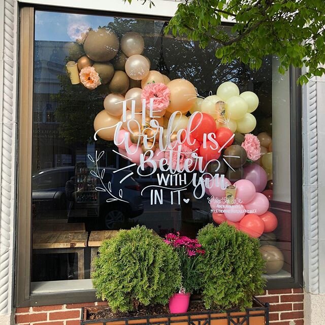 Where flowers bloom, so does hope 
Happy spring 🌸

#supportsmallbusiness #supportlocal #coffee #ultimateperk #ultimateperkcoffee #balloons