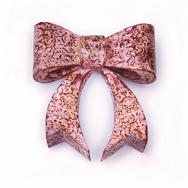 Pink bow, 2019.
.
.
.
#steeljewelry 
#🎀
.
.
.
.
#artjewelry #contemporaryjewelry #charm #artjewellery #contemporaryjewellery #jewelrydesigner