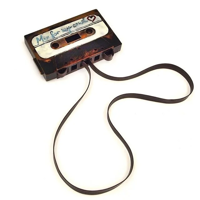 Mix Tape, 2020, steel, enamel, polyester .
.
.
Inspired by high school in the mid-90s...
The playlist is in my stories...
#steeljewelry #artjewelry #artjewellery 
#mixtape