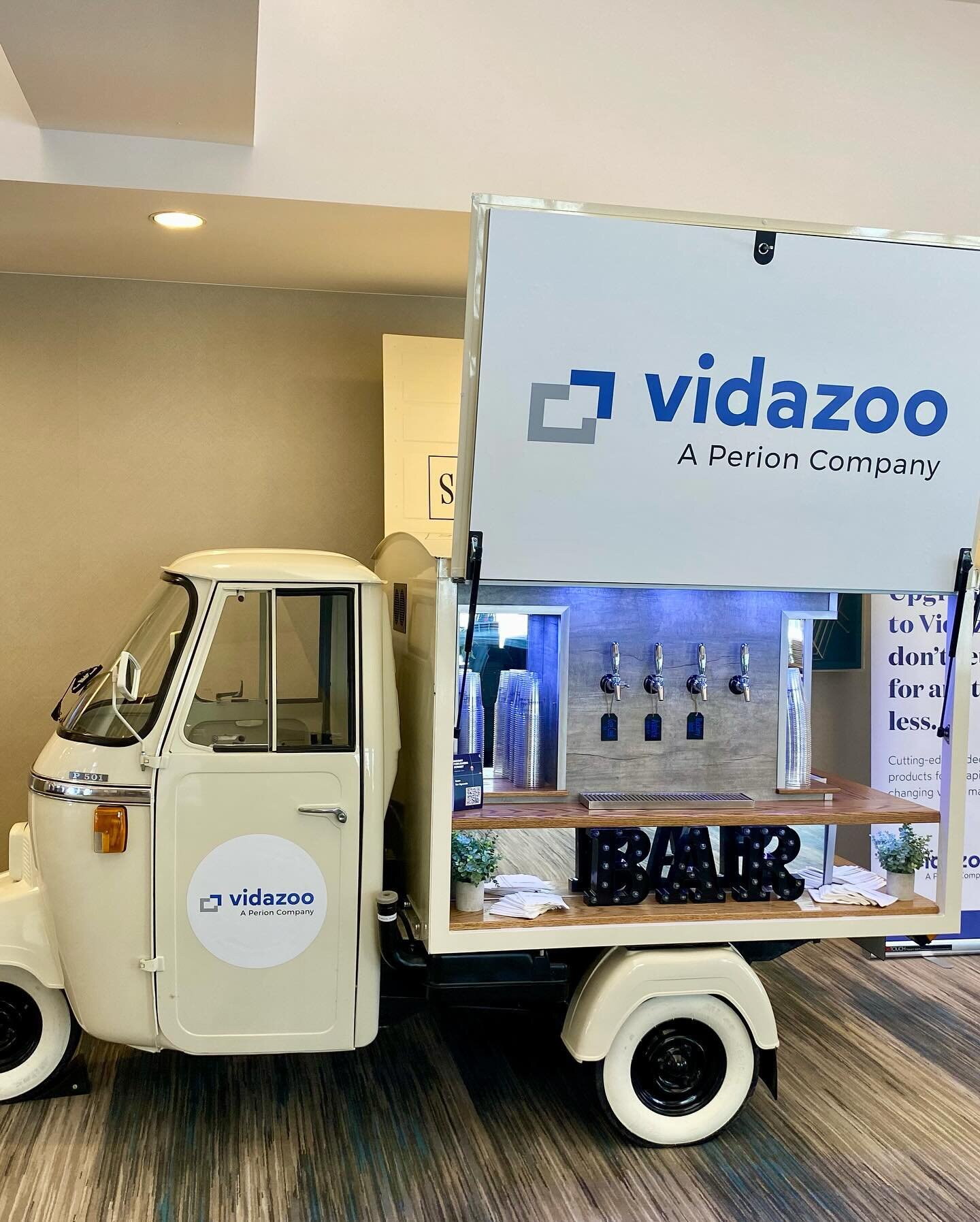 Always an amazing time at the @digiday conference with @vidazoo_video. Thanks again for having us! 🍻🥂

#mobilebar #mobilebartender #privateevents #getcozyvintagemobliebars #bubblesandbrews #cocktails #bartender #denver #bar #events #drinks #party #