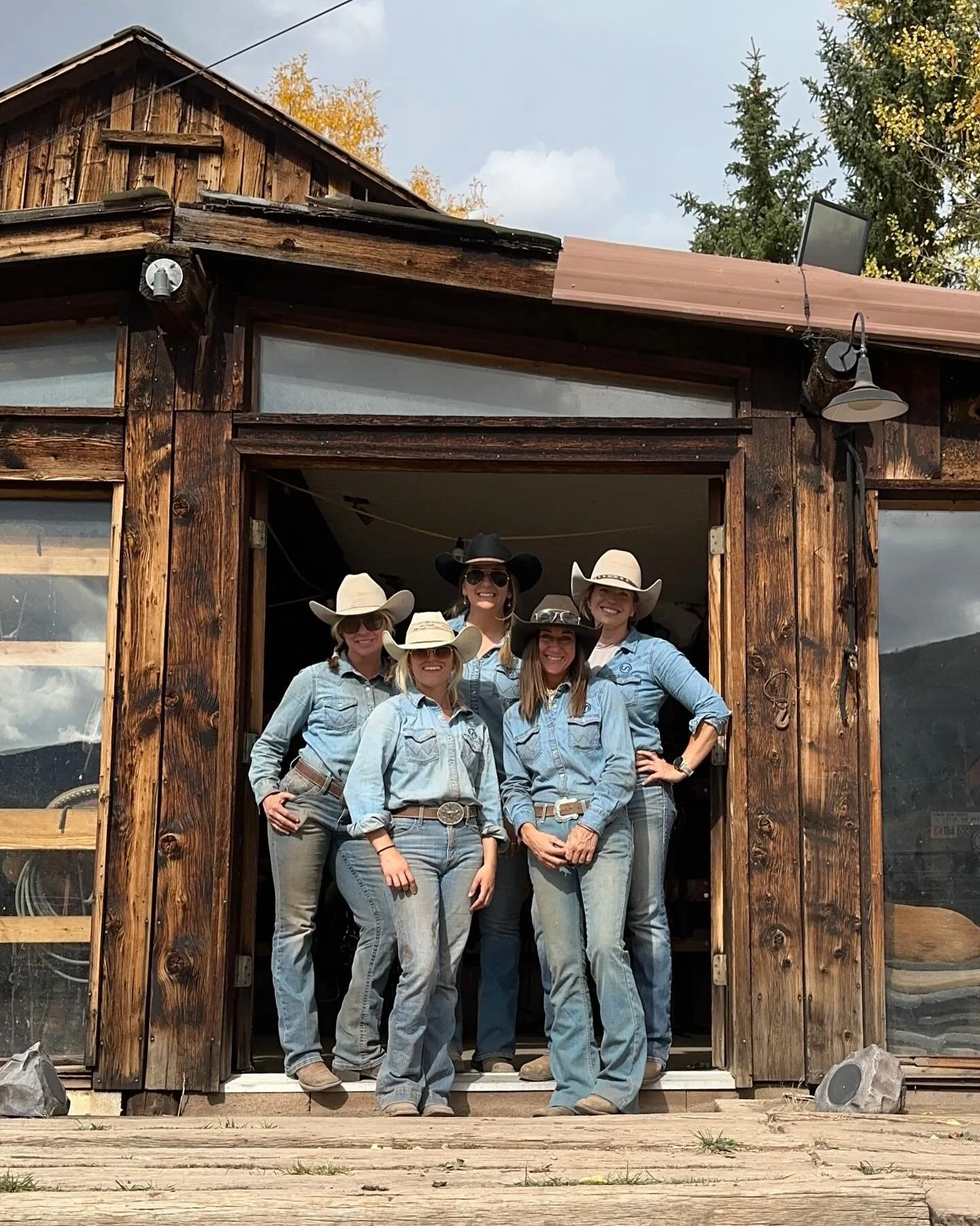 More than 80 rides in less than 80 hours! 💪🏼 And not a speck of dirt on us. 

#KeepingTheWestWildSince1978