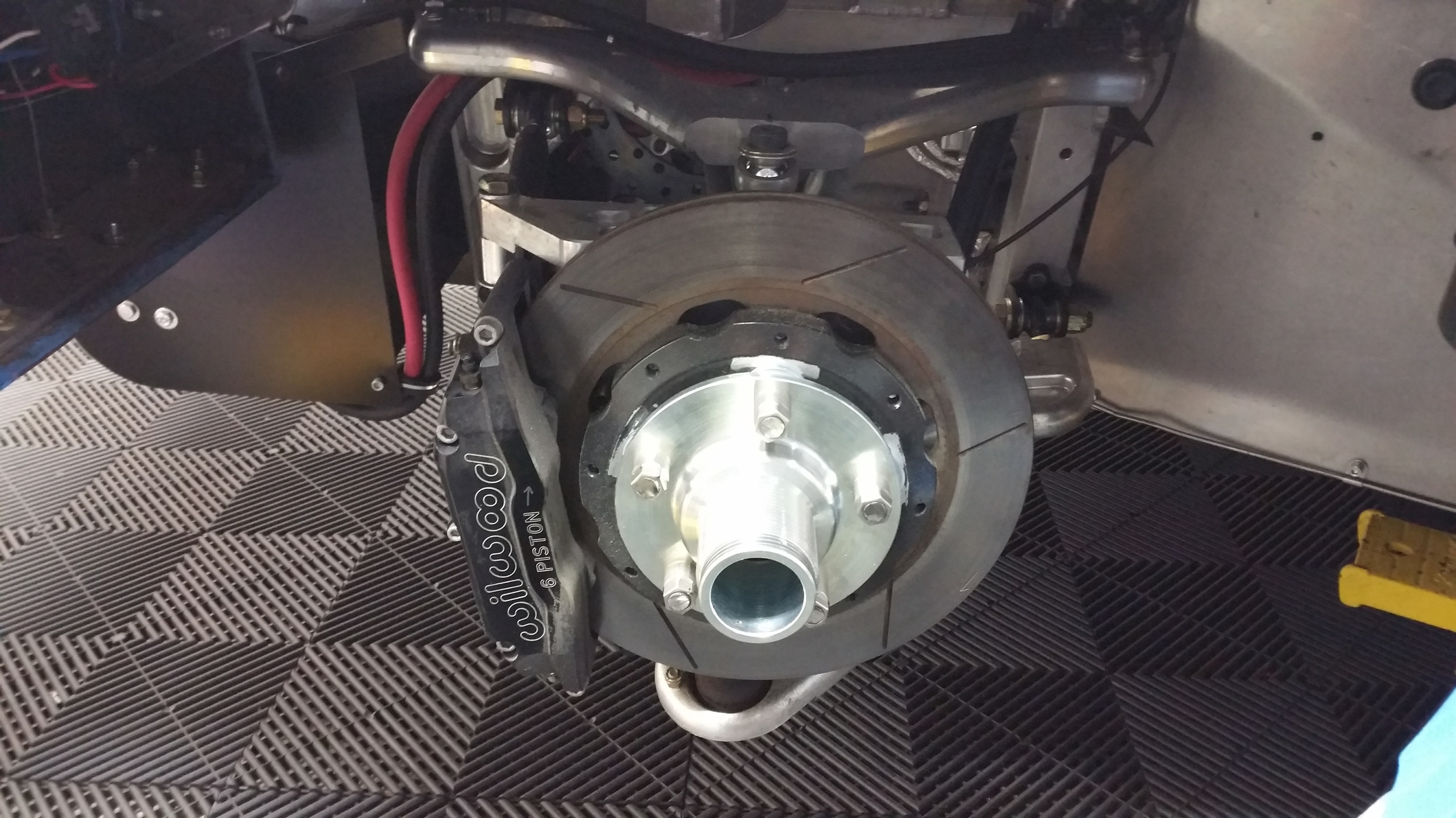 Centerlock hub adapter mounted on a Superlite SL-C