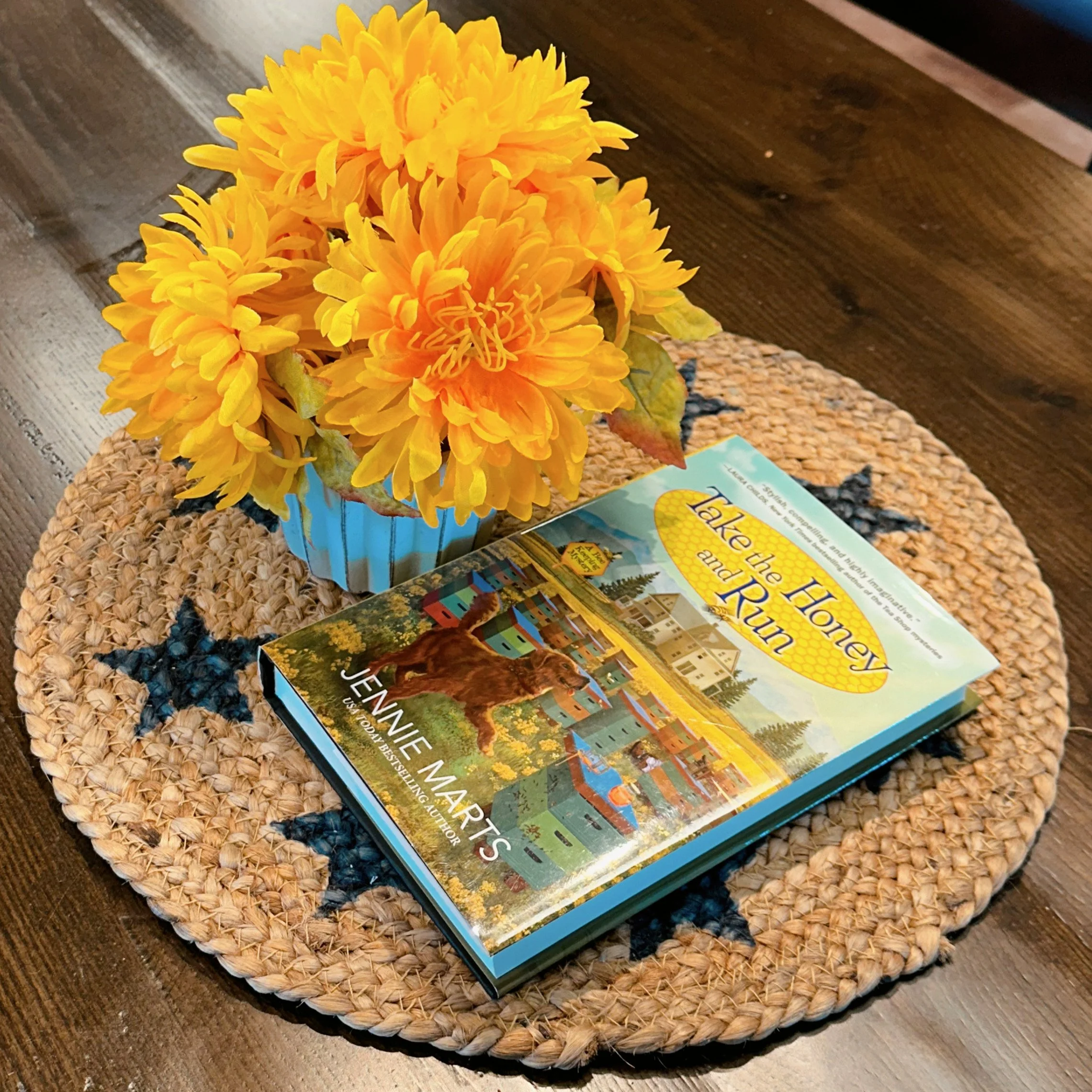 THE COZY MYSTERY BOOK CLUB