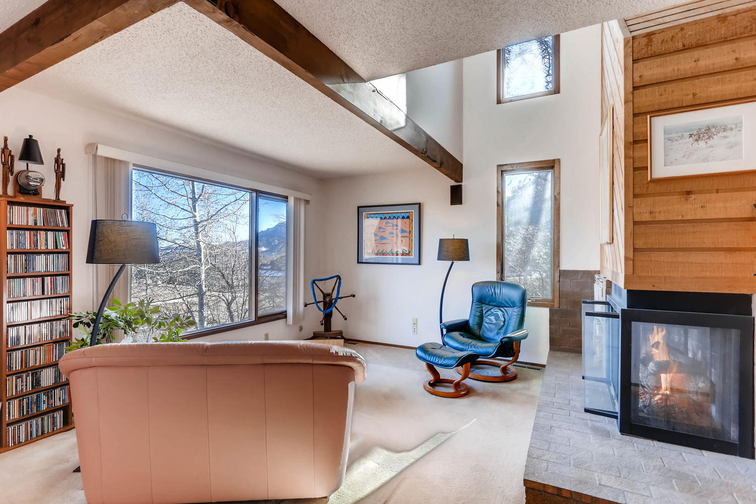 3760 Lakebriar DR Boulder CO-large-004-1-Living Room-1500x1000-72dpi.jpg
