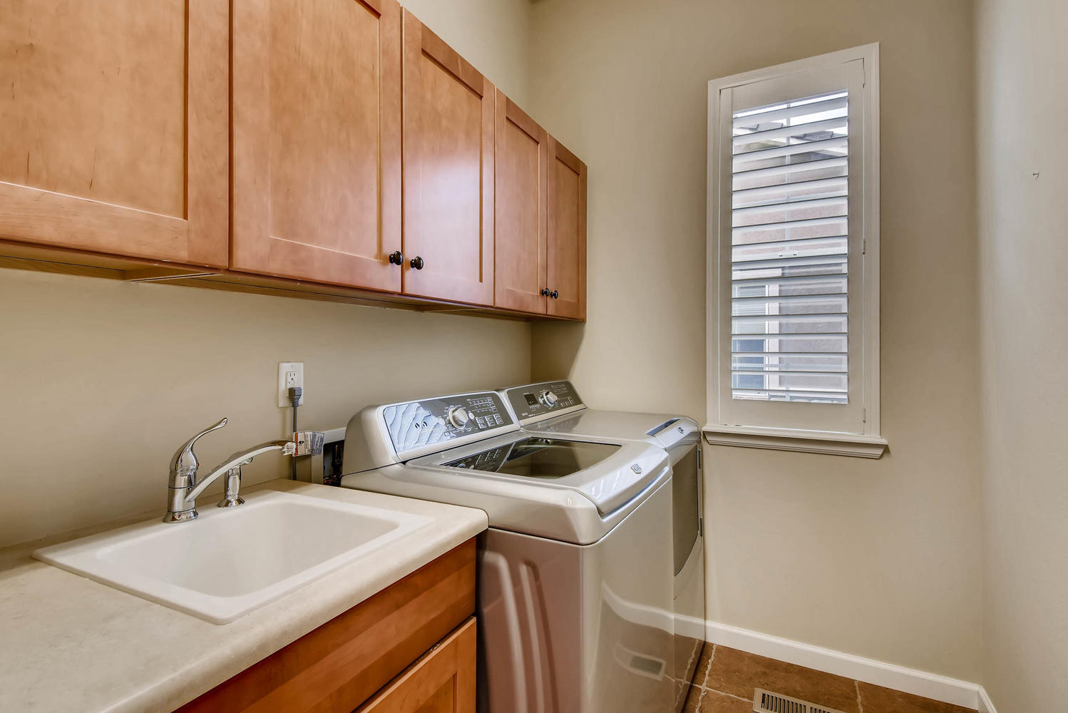 4785 Silver Mountain Loop-large-022-18-Laundry Room-1499x1000-72dpi.jpg