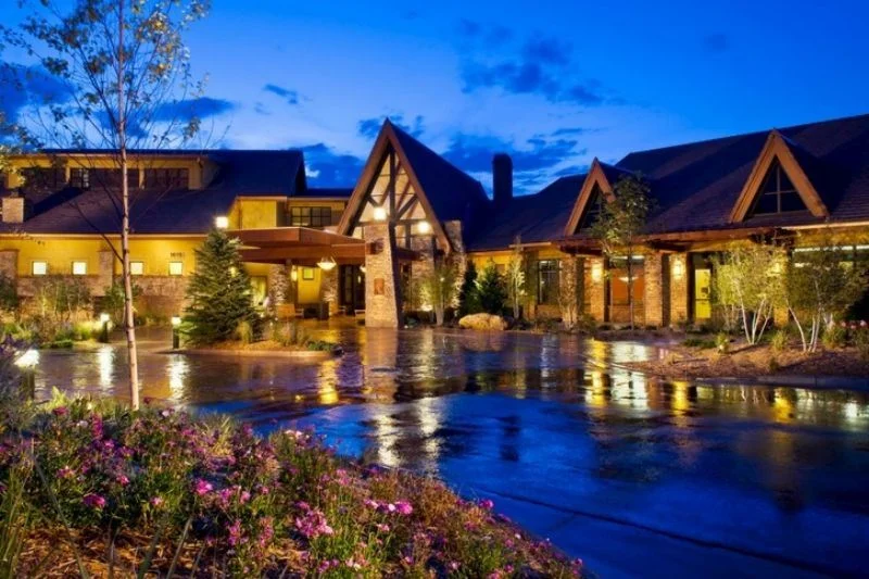 aspen-lodge-entrance-in-anthem-ranch-broomfield-colorado.jpg