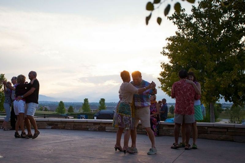 couples-dancing-at-summer-party-at-aspen-lodge-in-anthem-ranch-broomfield-colorado.jpg