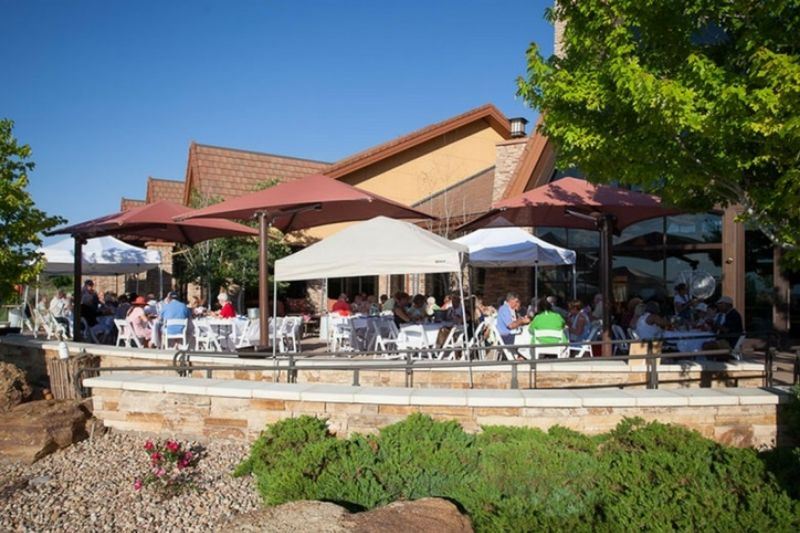 residents-at-the-clam-bake-at-the-aspen-lodge-in-anthem-ranch-broomfield-colorado.jpg