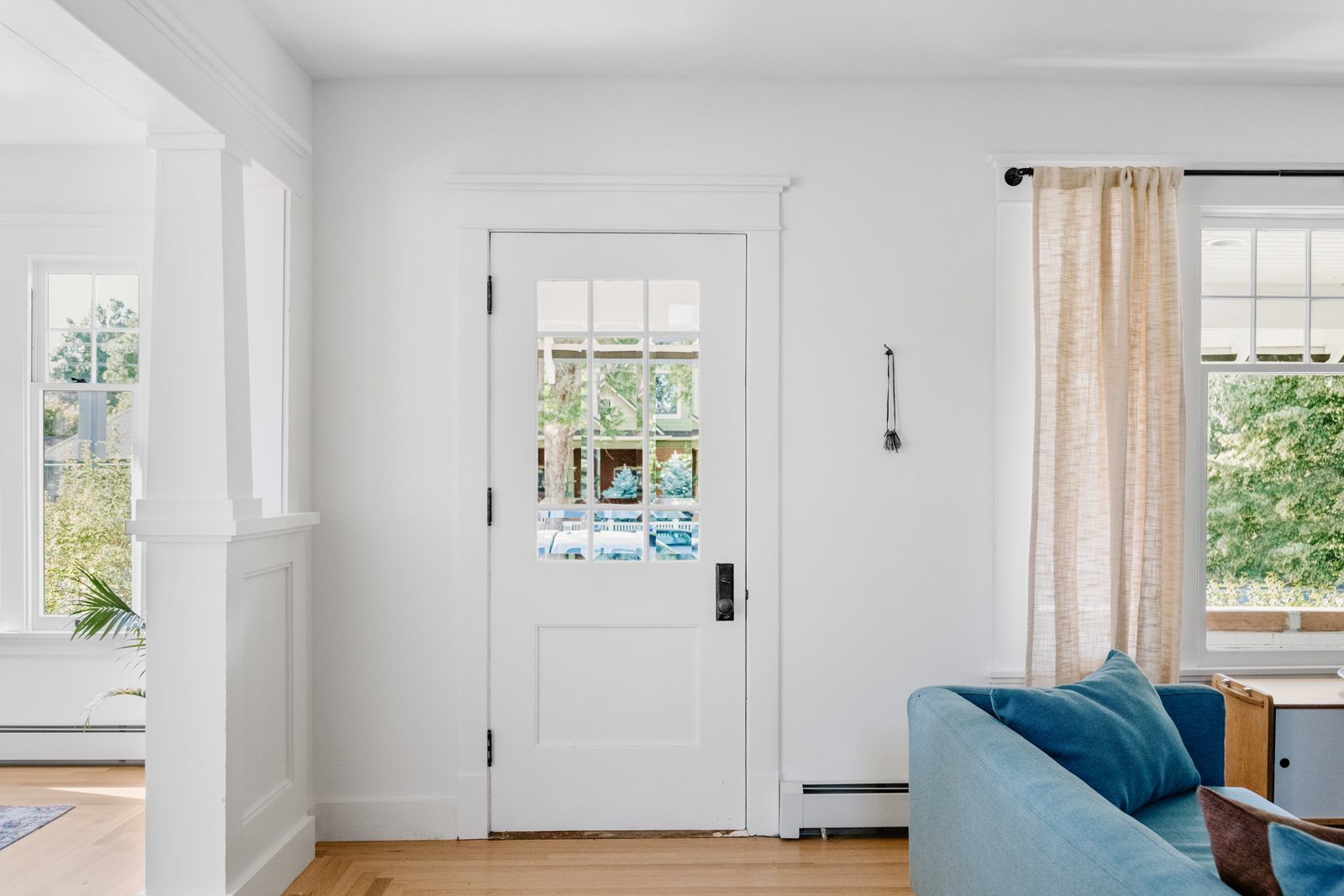kyliefitts_guesthouse_2132pinest_mls_02.jpg