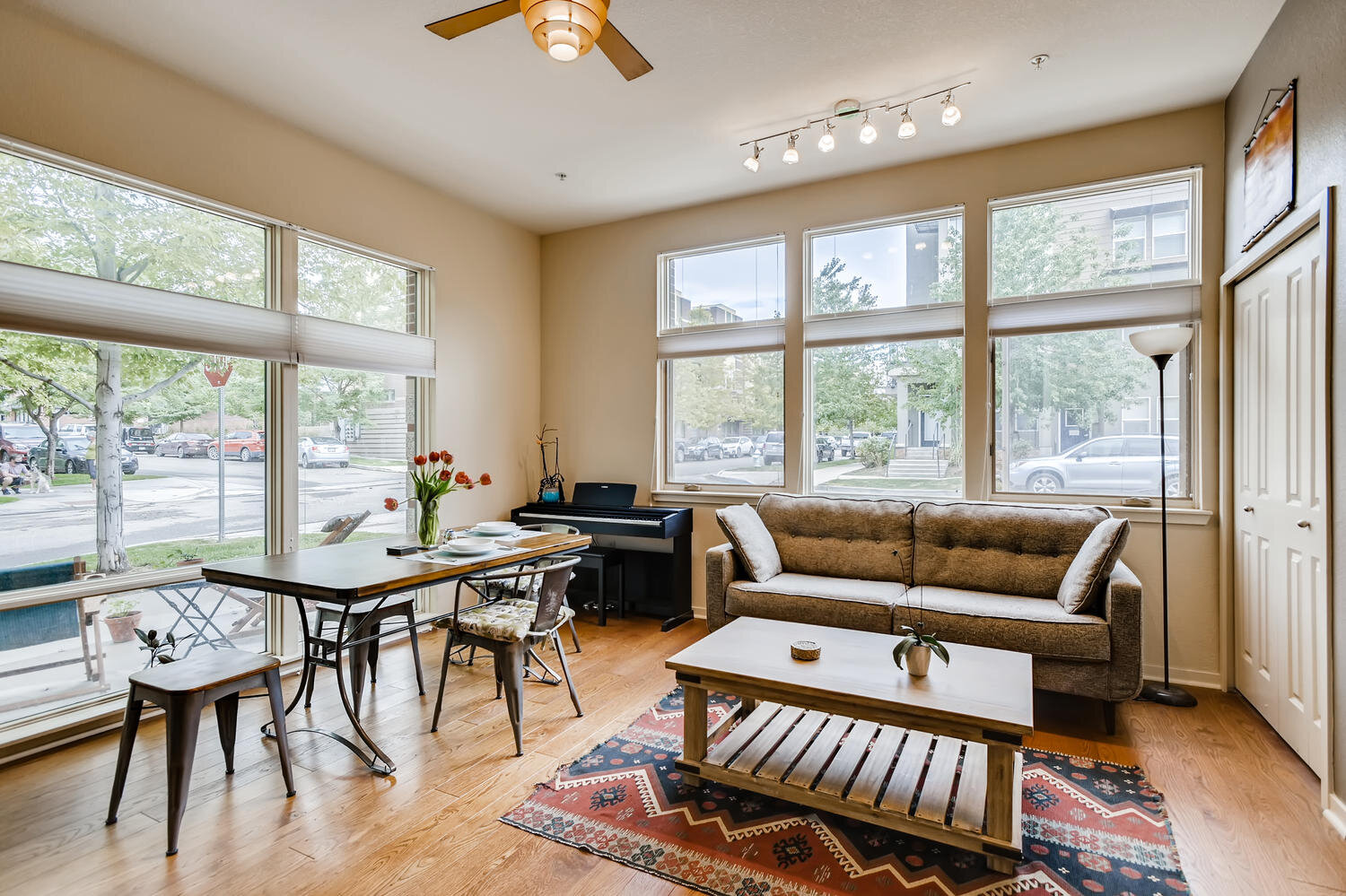 1310 Rosewood Ave 5A Boulder-large-006-007-Living Room-1500x1000-72dpi.jpg