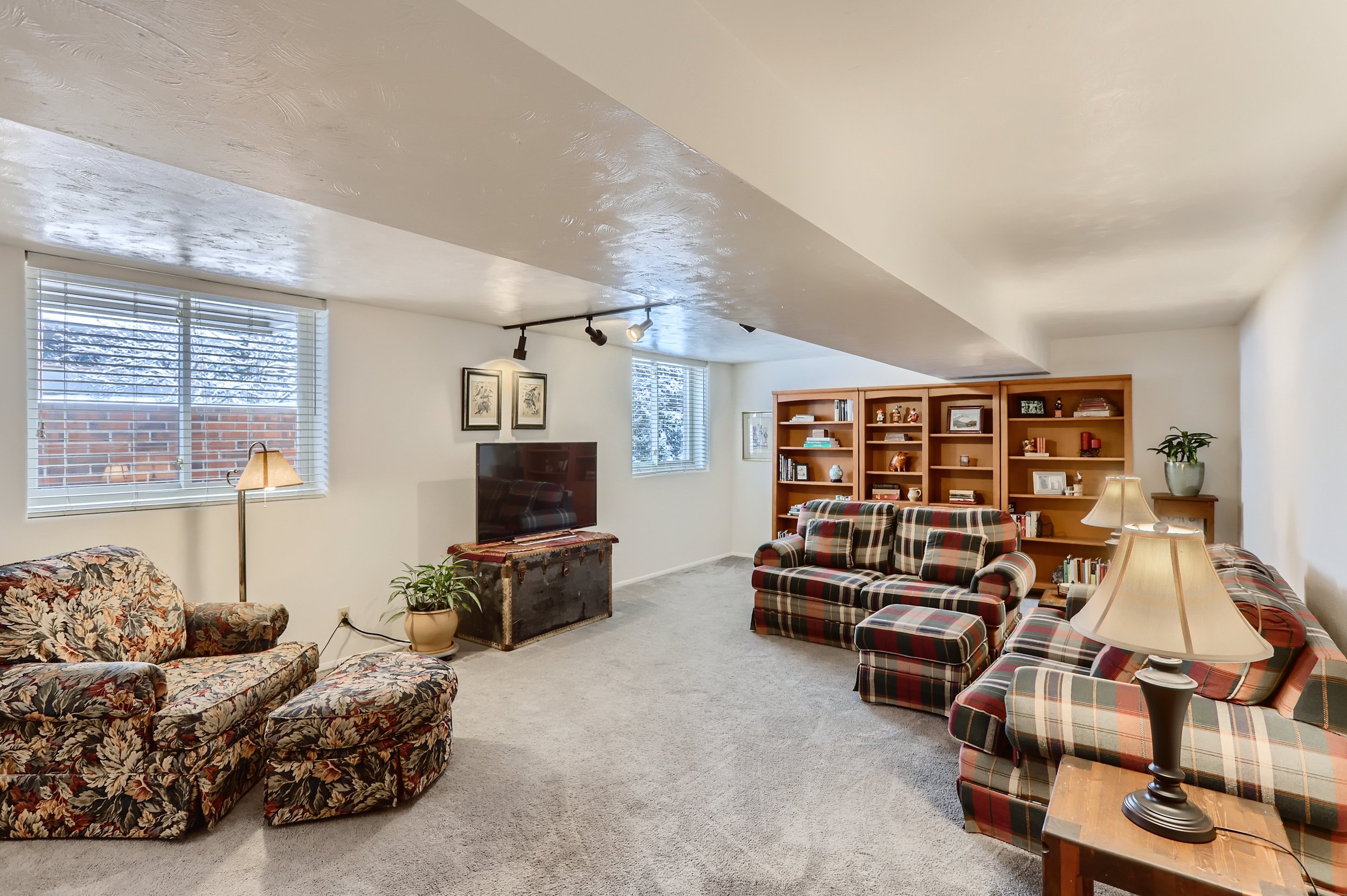 280 Echo Place Boulder CO - Print Quality - 026 - 33 Lower Level Family Room.jpg