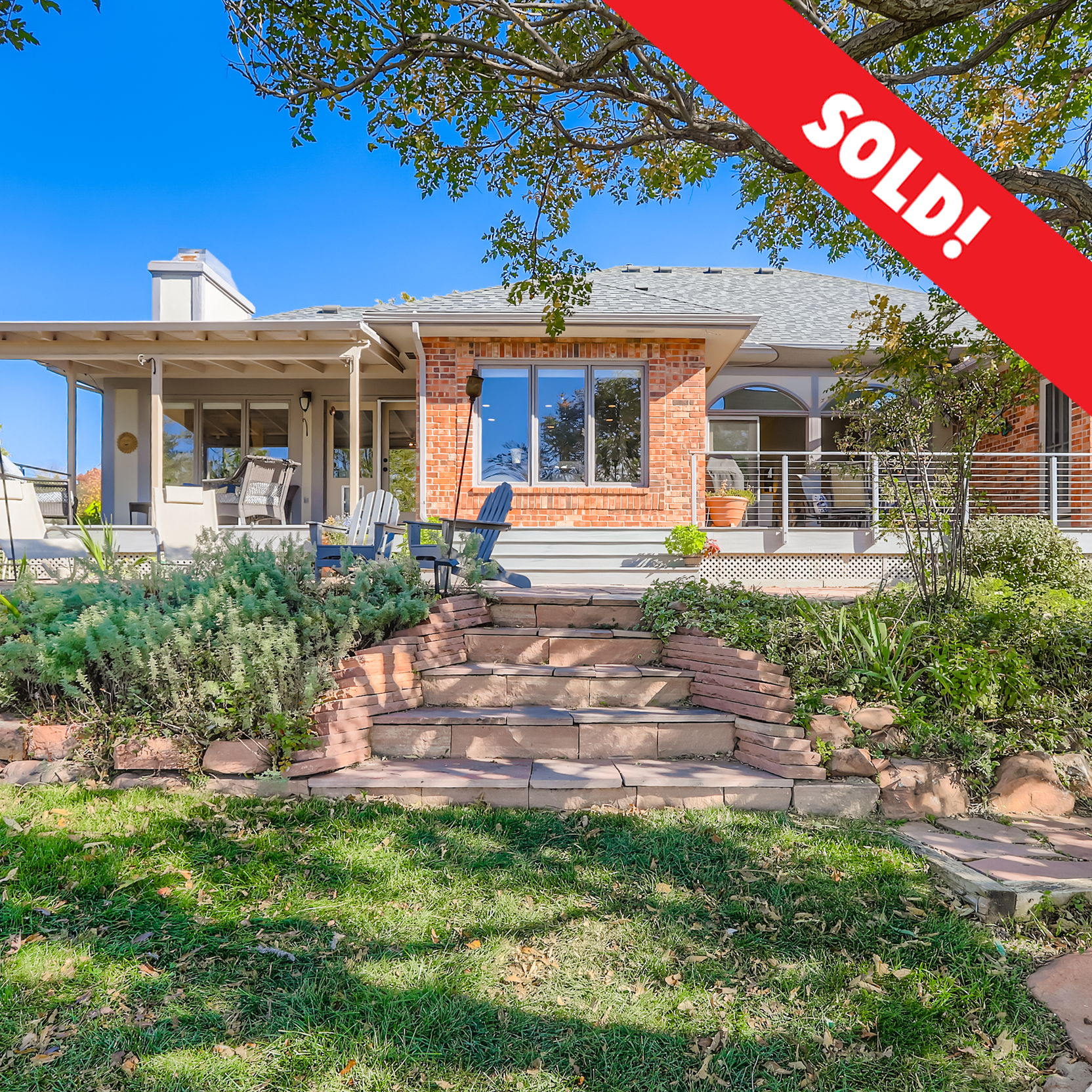  Your home search has finally been rewarded! Welcome to this glorious and rarely available ranch-style home in the highly sought-after North Rim at Lake Valley Estates — a prestigious golf course and lake community just minutes north of Boulder. This