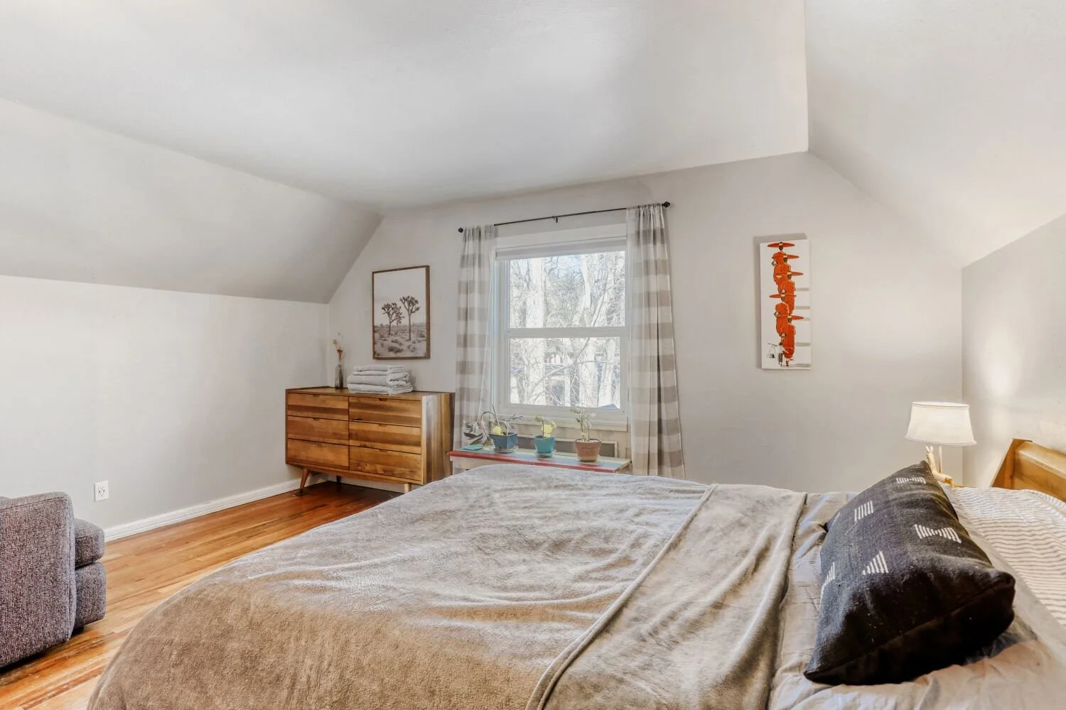 3225 Arnett St - Web Quality - 029 - 26 Bedroom.jpg