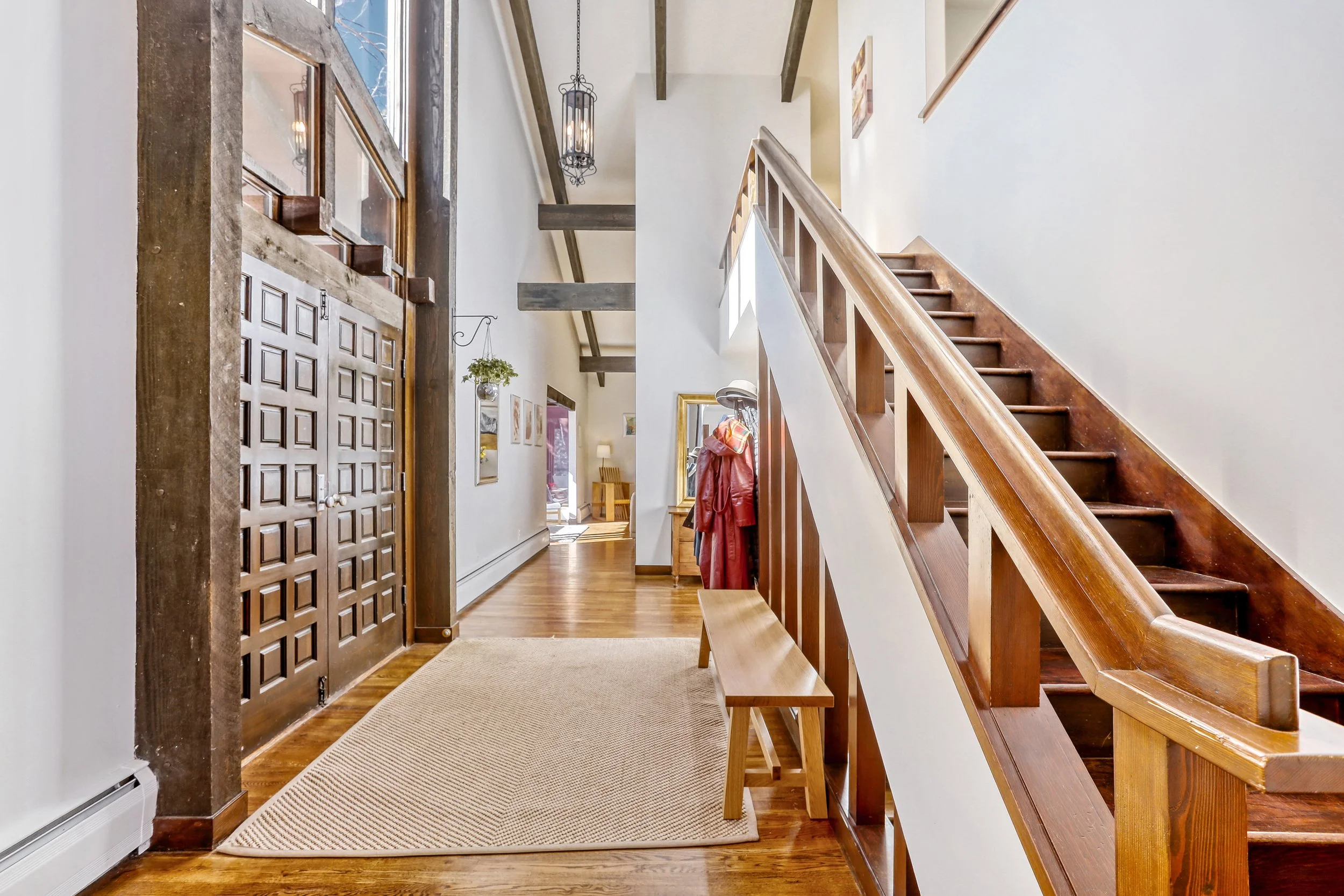 1164 Peakview Cir - Print Quality - 010 - 06 Foyer.jpg