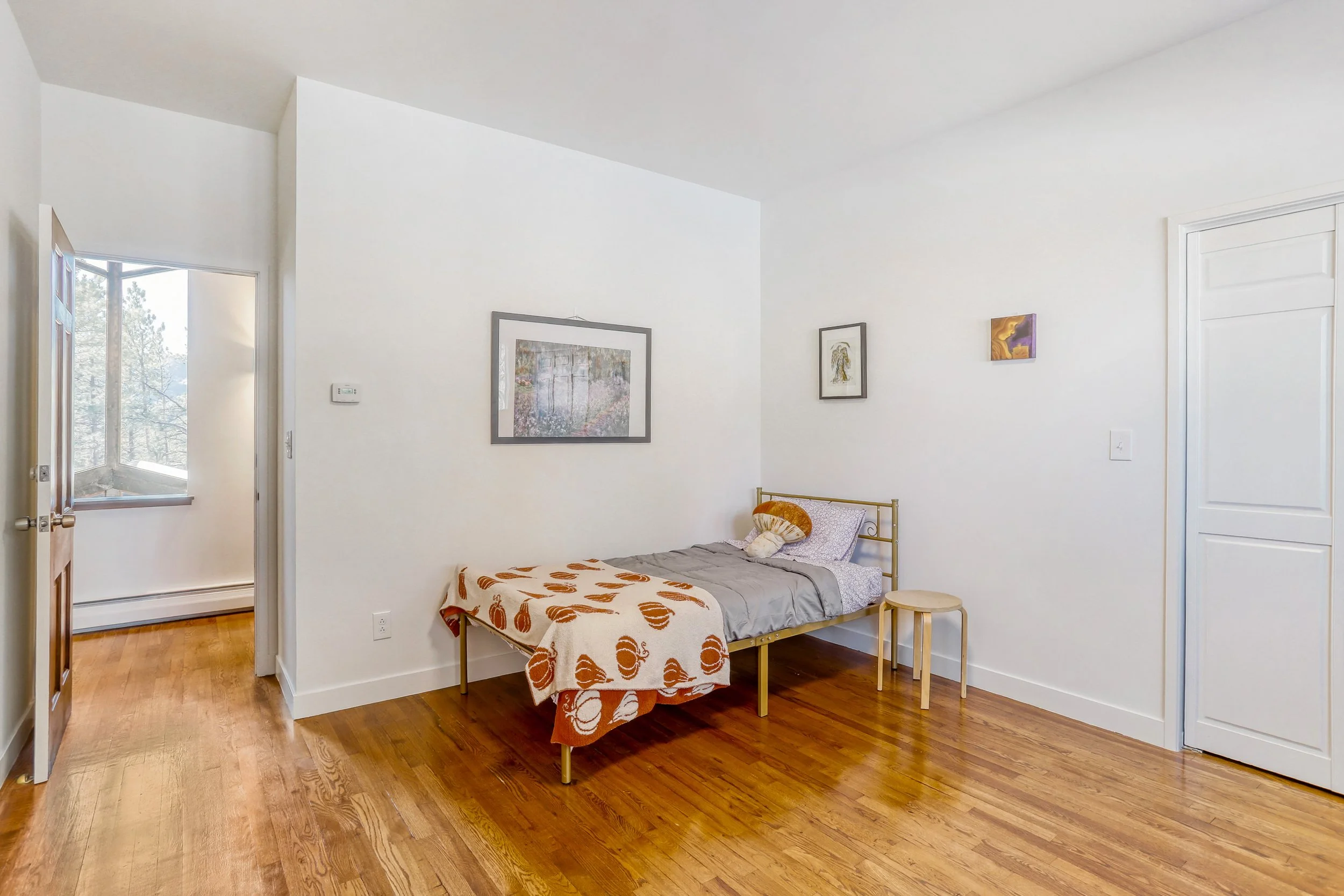 1164 Peakview Cir - Print Quality - 032 - 28 Bedroom.jpg