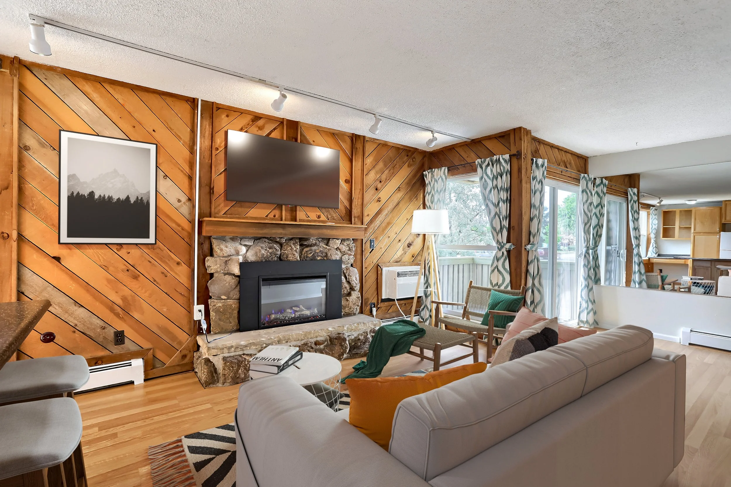 05 Living Room VS.jpg